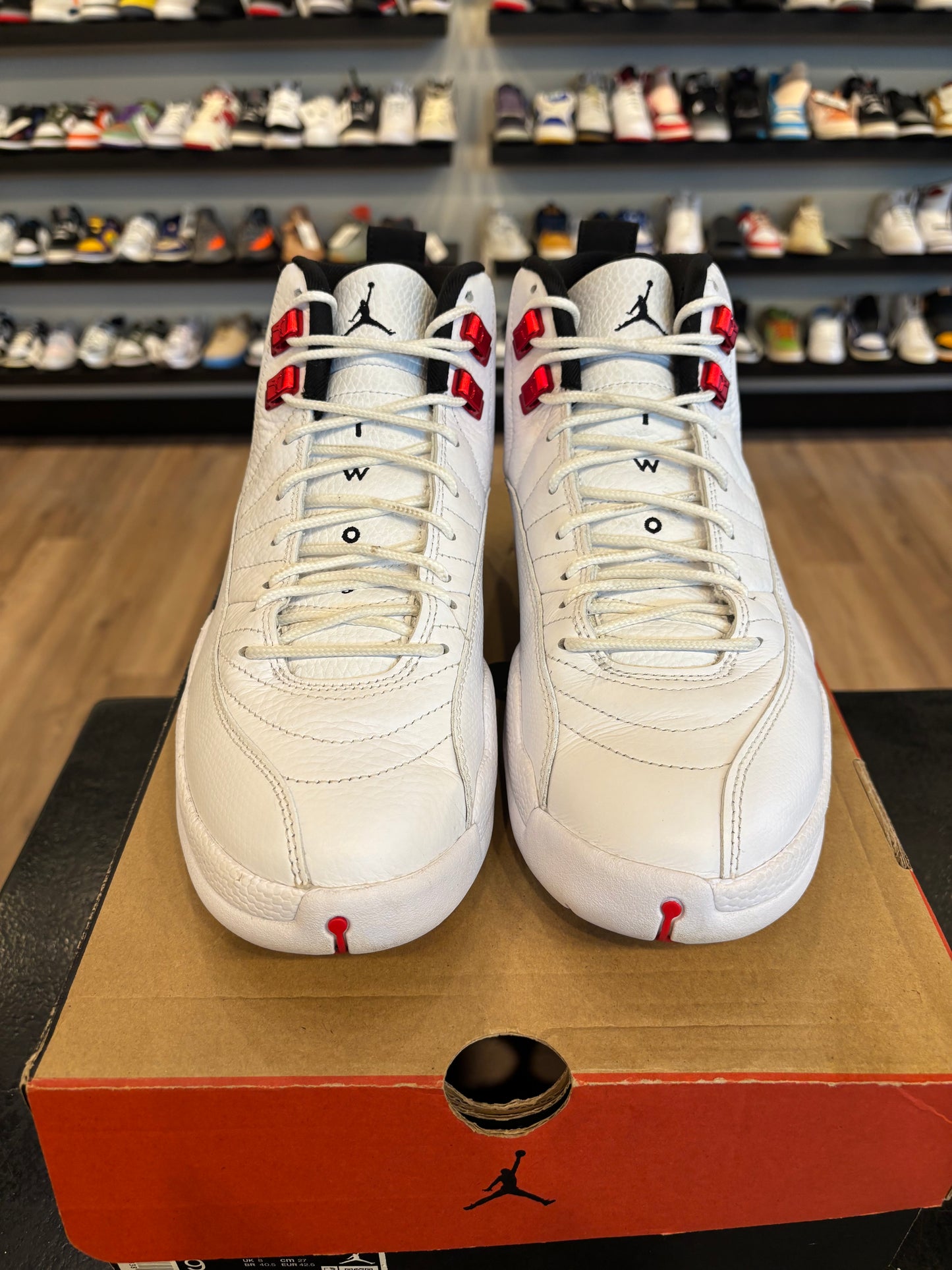 Jordan 12 Twist Size 9 Pre-Owned