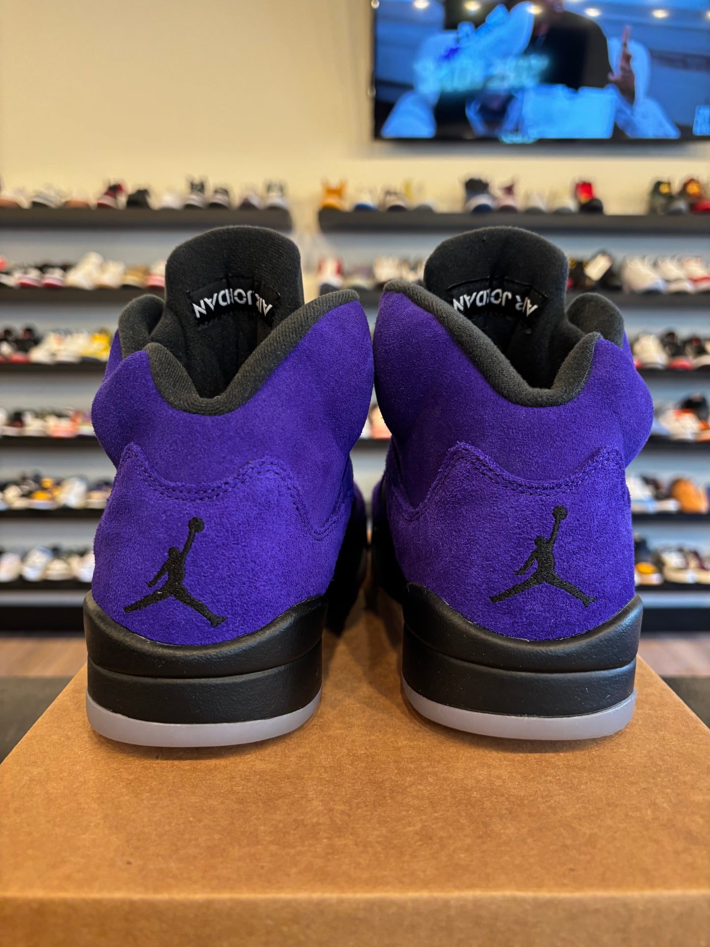 Jordan 5 Alternate Grape Size 7.5 Pre-Owned (No Box)
