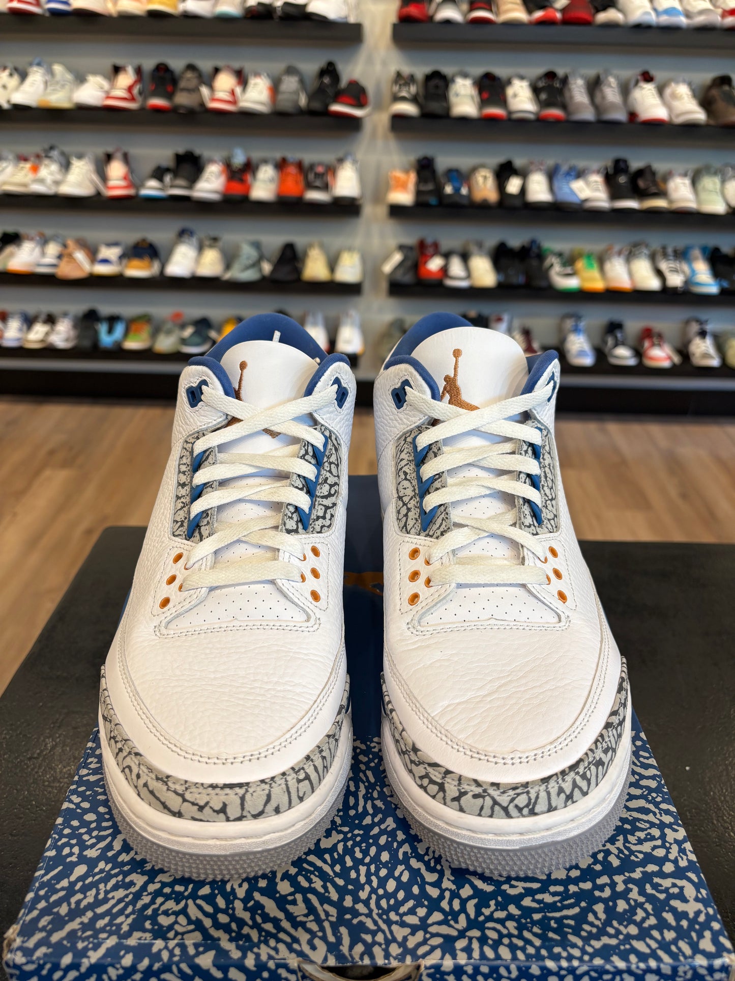 Jordan 3 Wizards Size 10 Pre-Owned