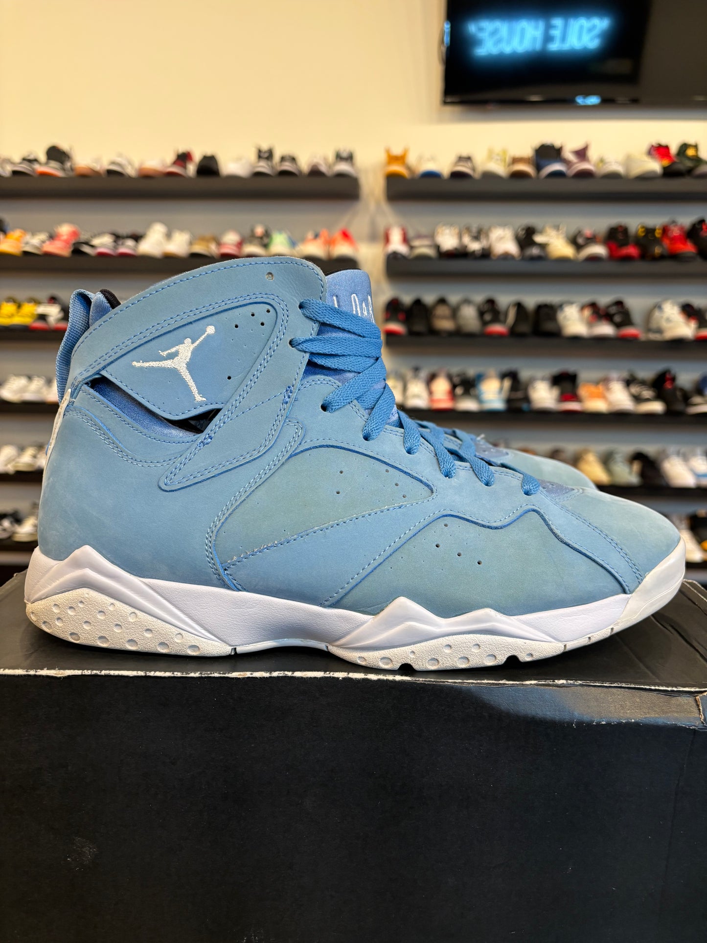 Jordan 7 Pantone Size 10.5 Pre-Owned