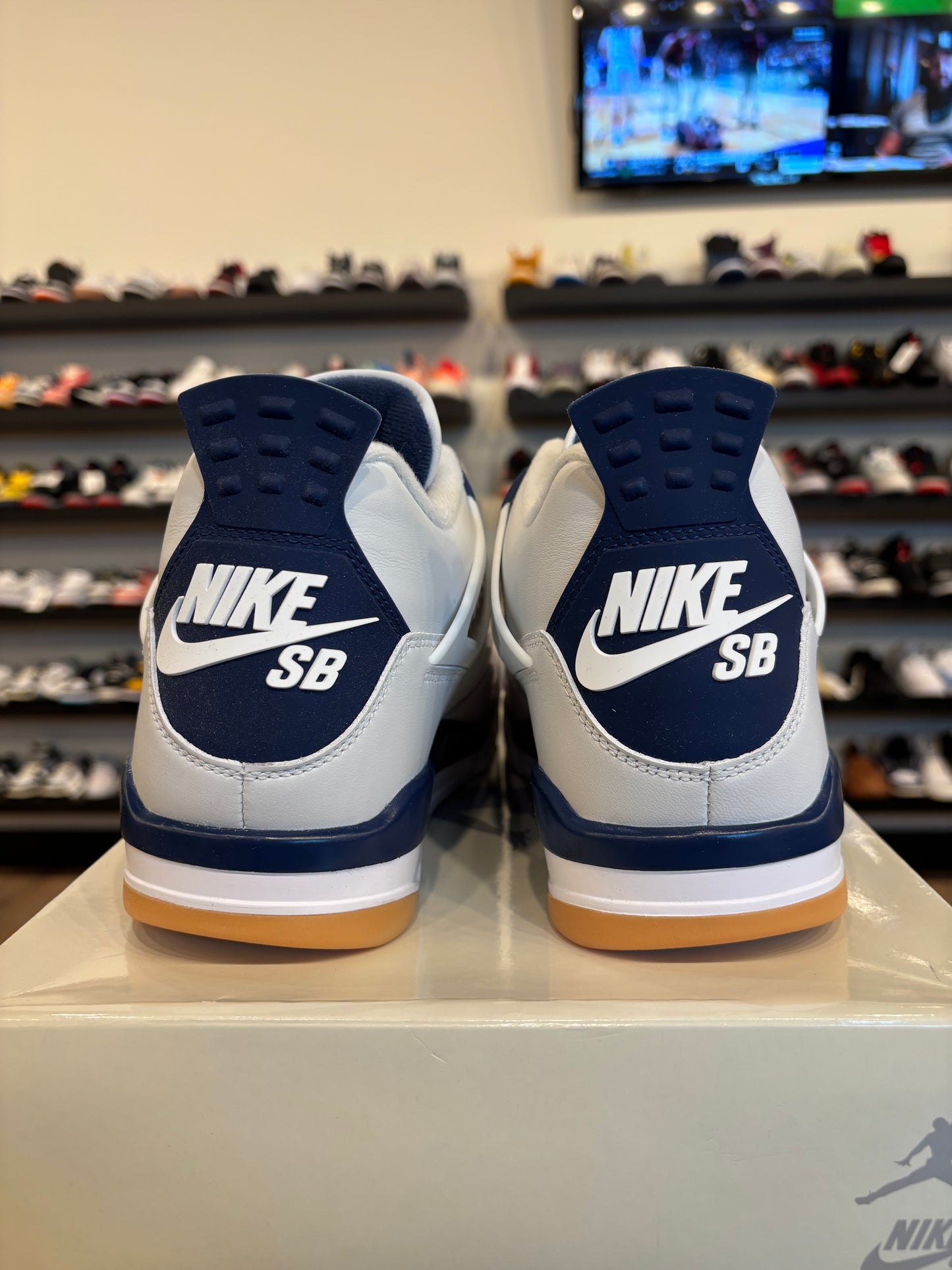 Jordan 4 SB Navy Size 9 Pre-Owned