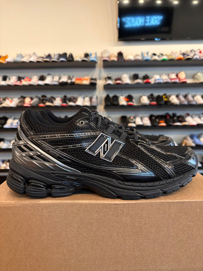 New Balance 1906R Triple Black Size 11 Pre-Owned (No Box)