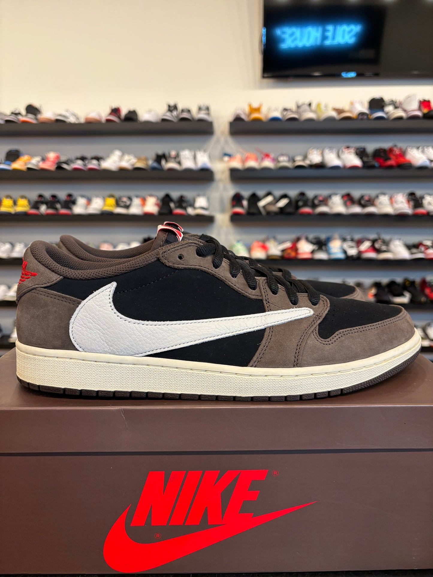 Jordan 1 Low Travis Scott Mocha Size 13 Pre-Owned