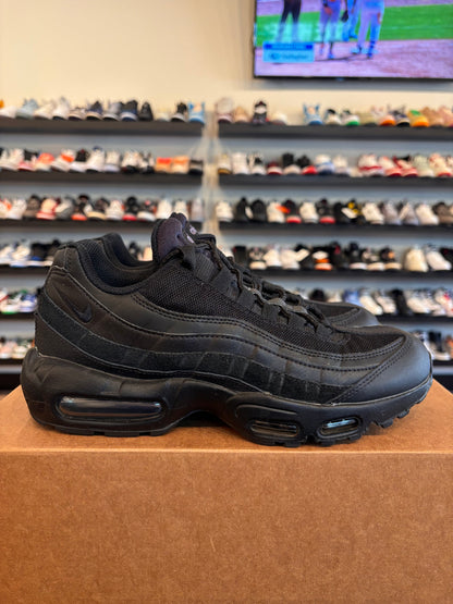 Nike Air Max 95 Triple Black Size 8.5 Pre-Owned (No Box)