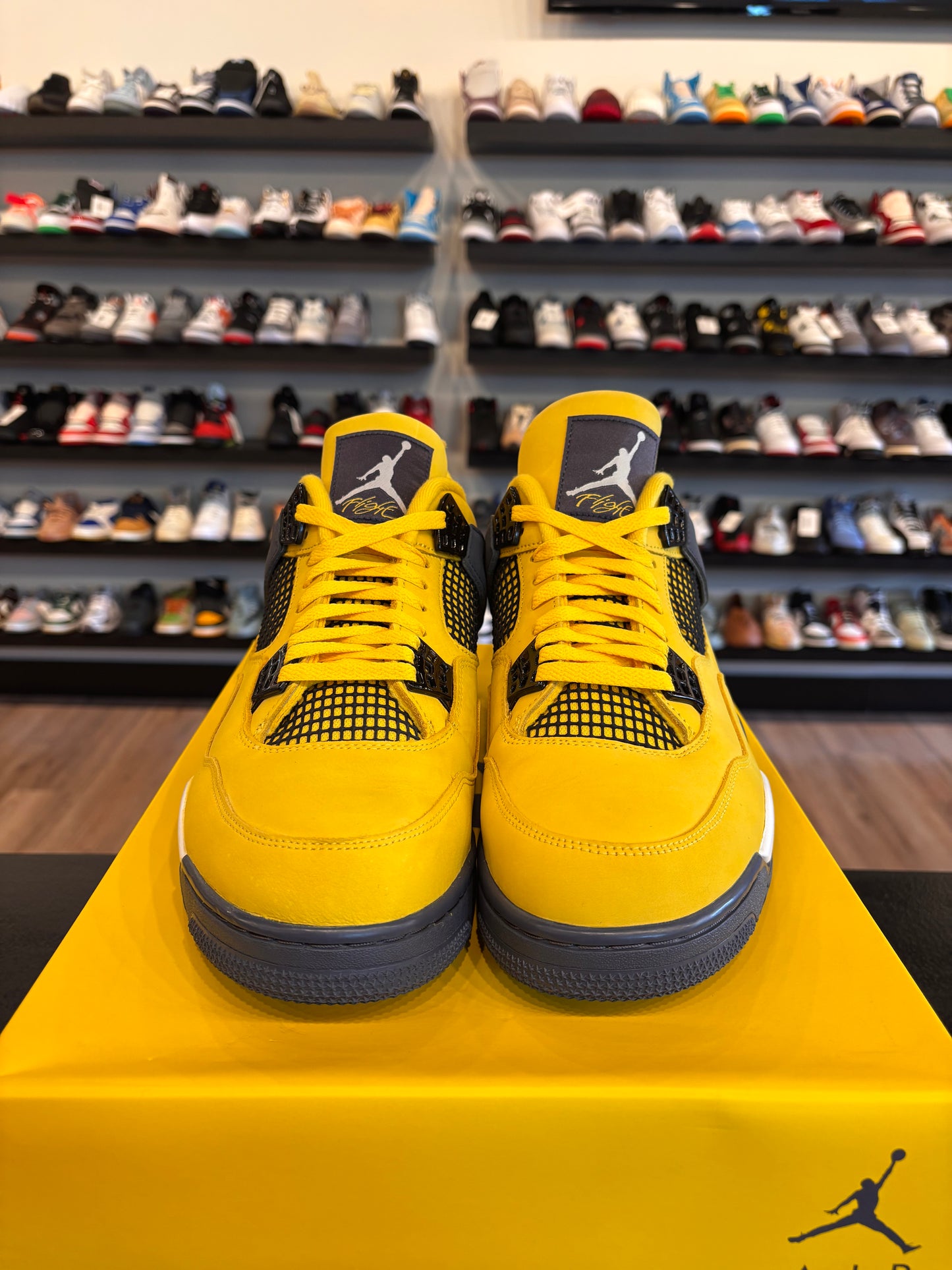Jordan 4 Lightning Size 12 Pre-Owned