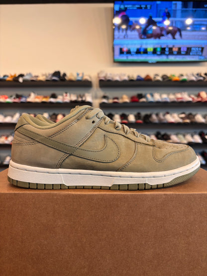 Nike Dunk Low Neutral Olive Size 7 (8.5W) Pre-Owned (No Box)