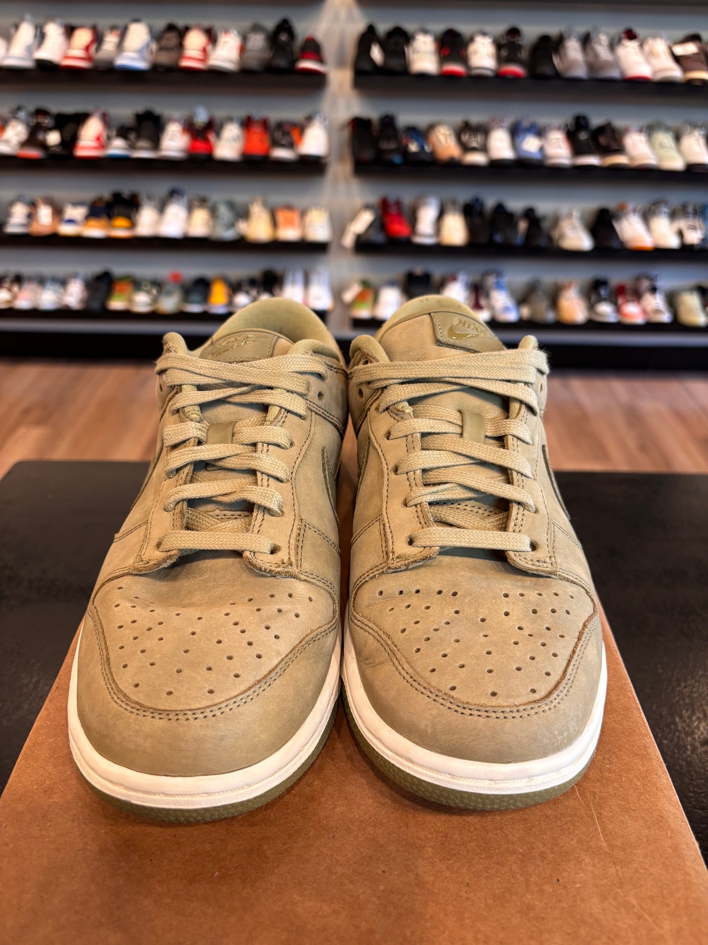 Nike Dunk Low Neutral Olive Size 7 (8.5W) Pre-Owned (No Box)