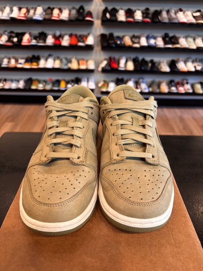 Nike Dunk Low Neutral Olive Size 7 (8.5W) Pre-Owned (No Box)