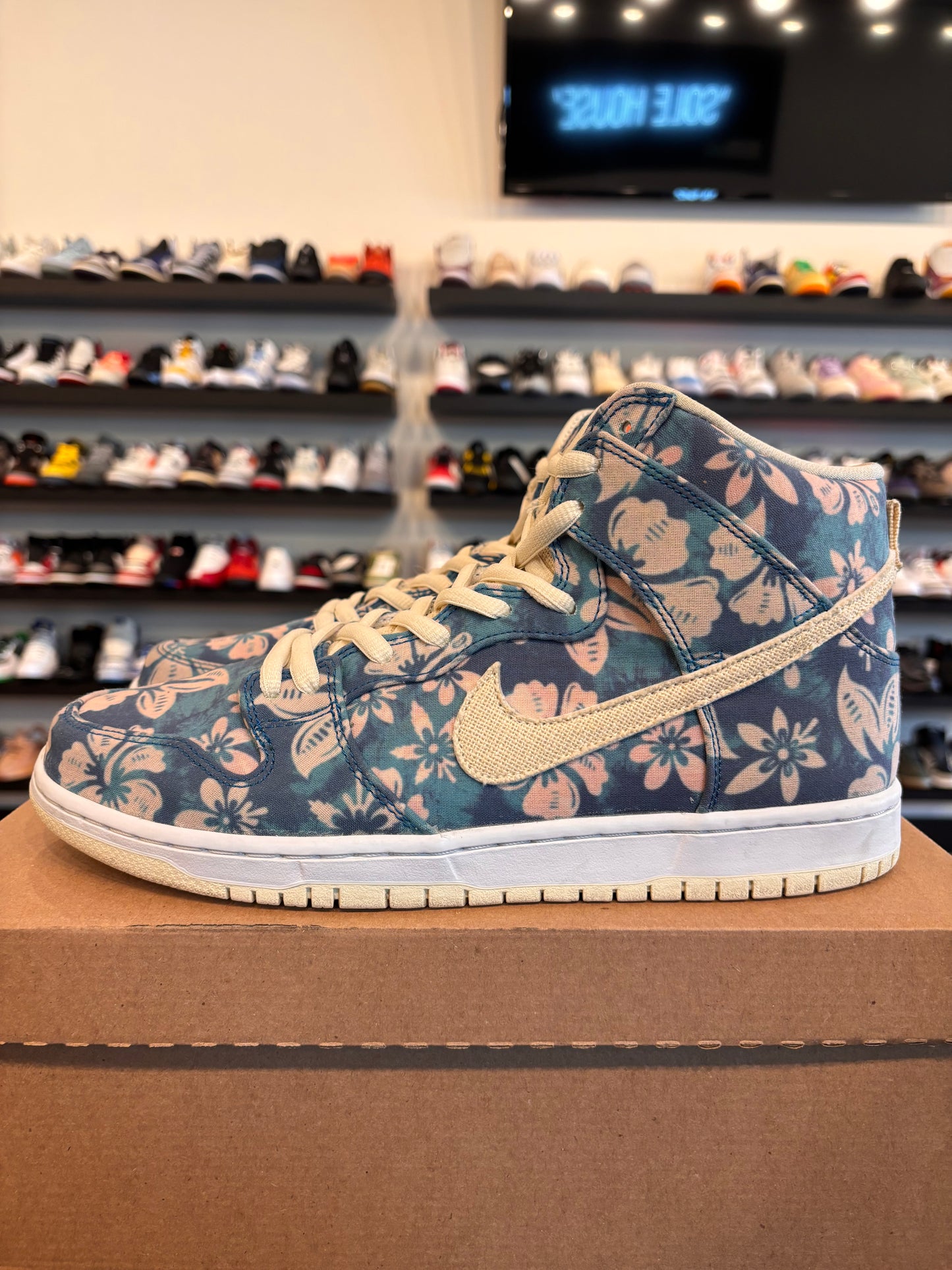 Nike SB Dunk High Hawaii Size 11 Pre-Owned (No Box)