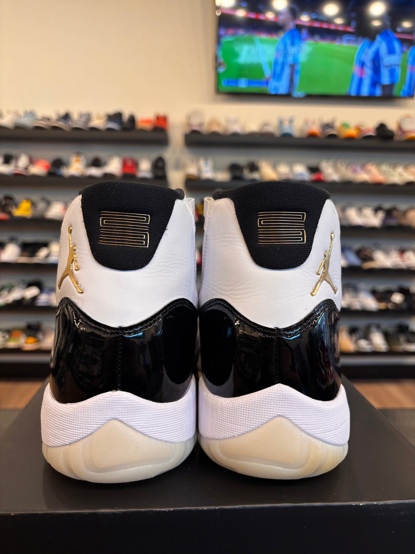 Jordan 11 Gratitude Size 10.5 Pre-Owned
