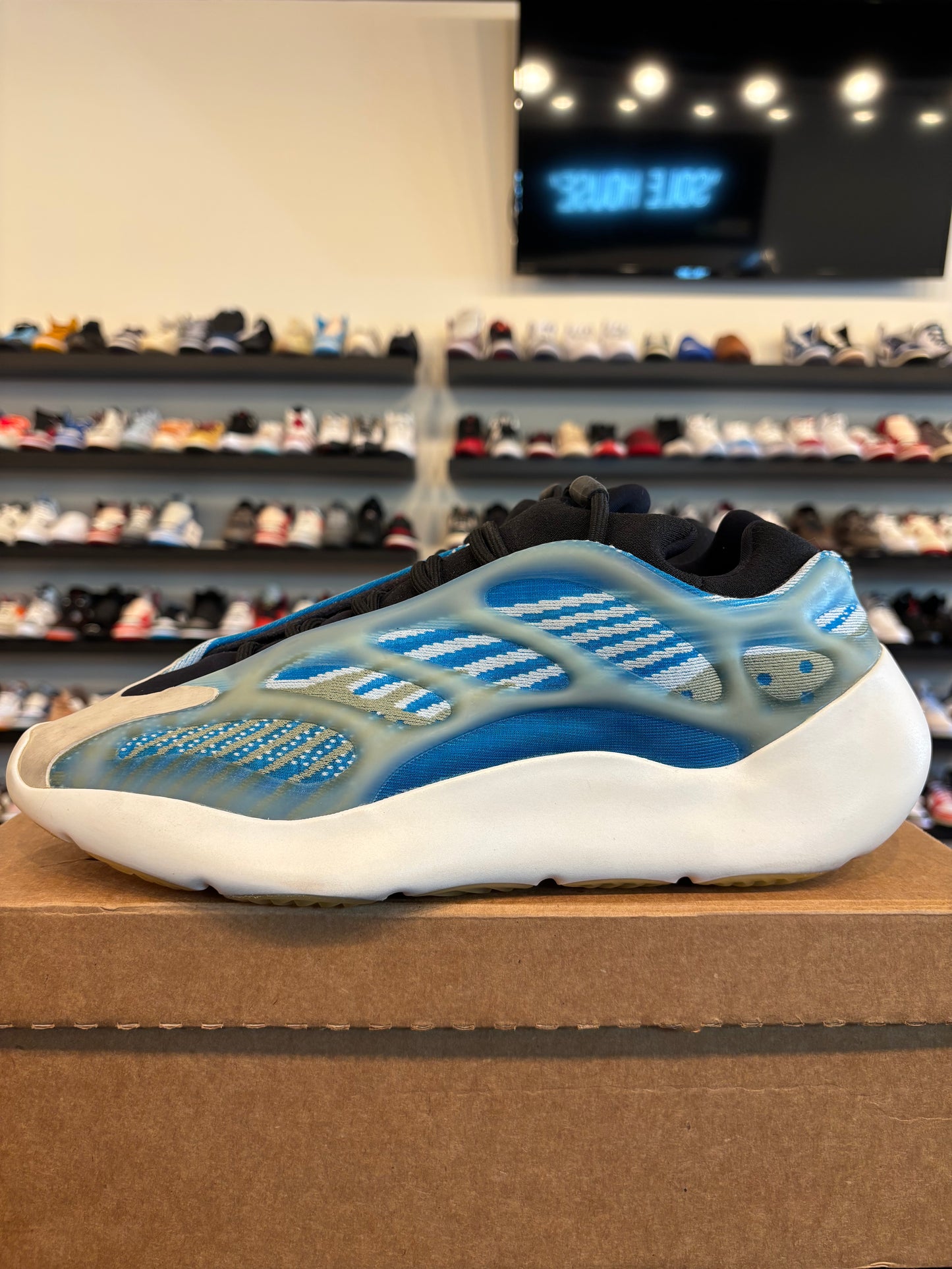 Yeezy 700 V3 Arzareth Size 12 Pre-Owned (No Box)