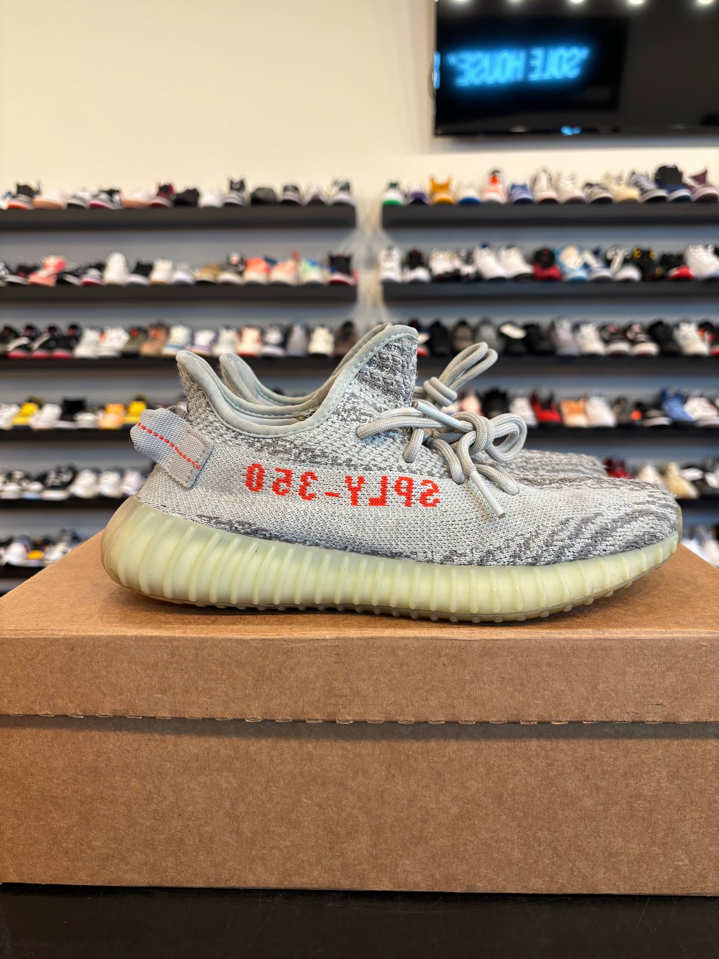 Yeezy 350 V2 Blue Tint Size 6 (7.5W) Pre-Owned (No Box)
