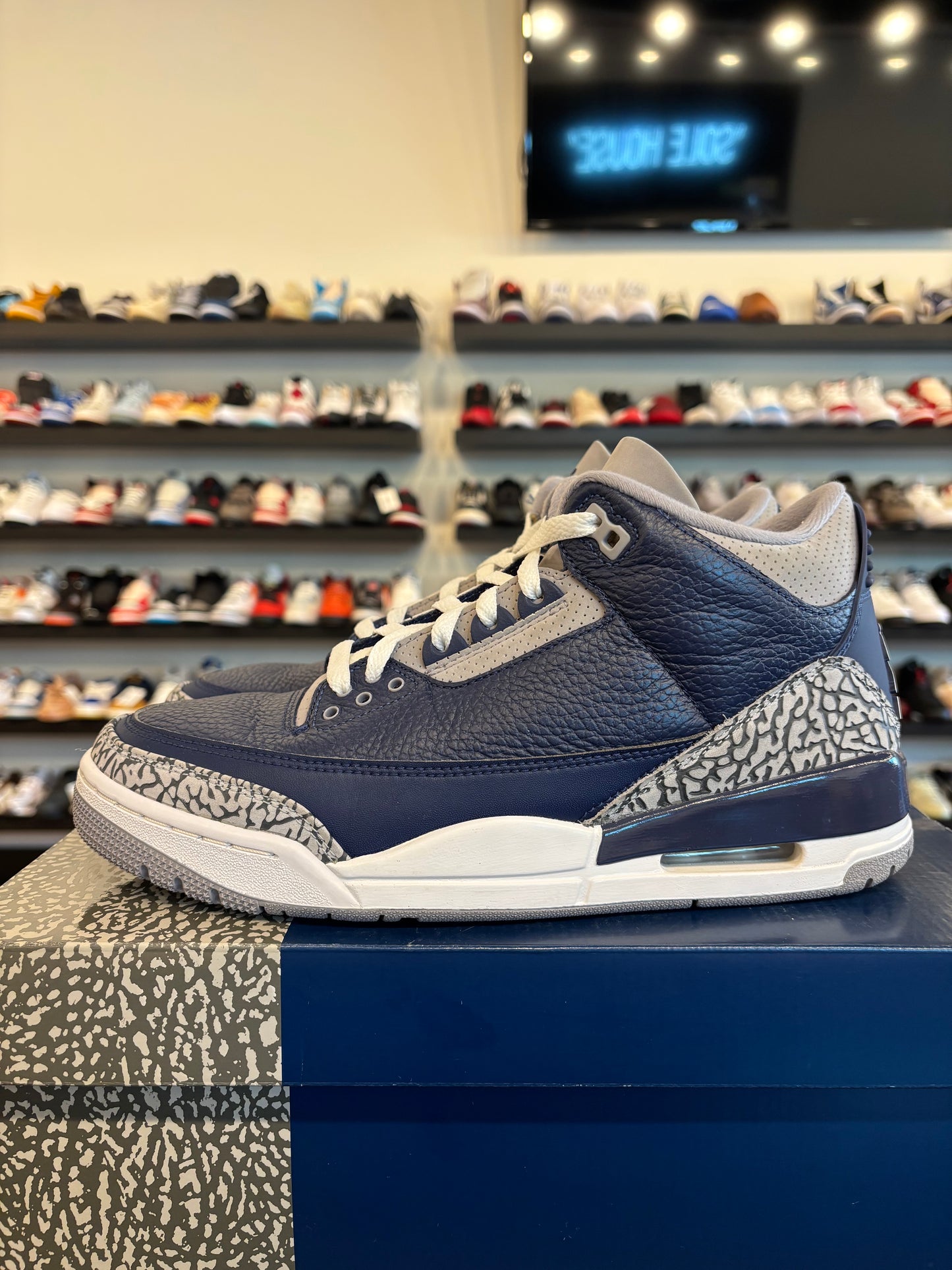 Jordan 3 Georgetown Size 9 Pre-Owned