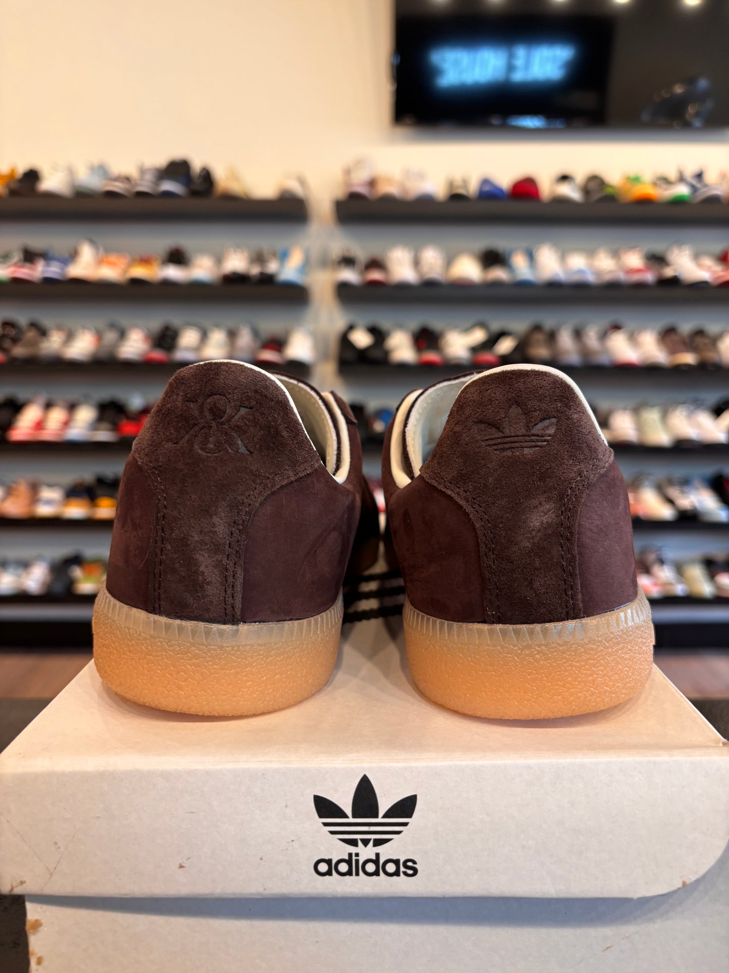 Adias Kith BW Army Coffee Size 8.5 Pre-Owned