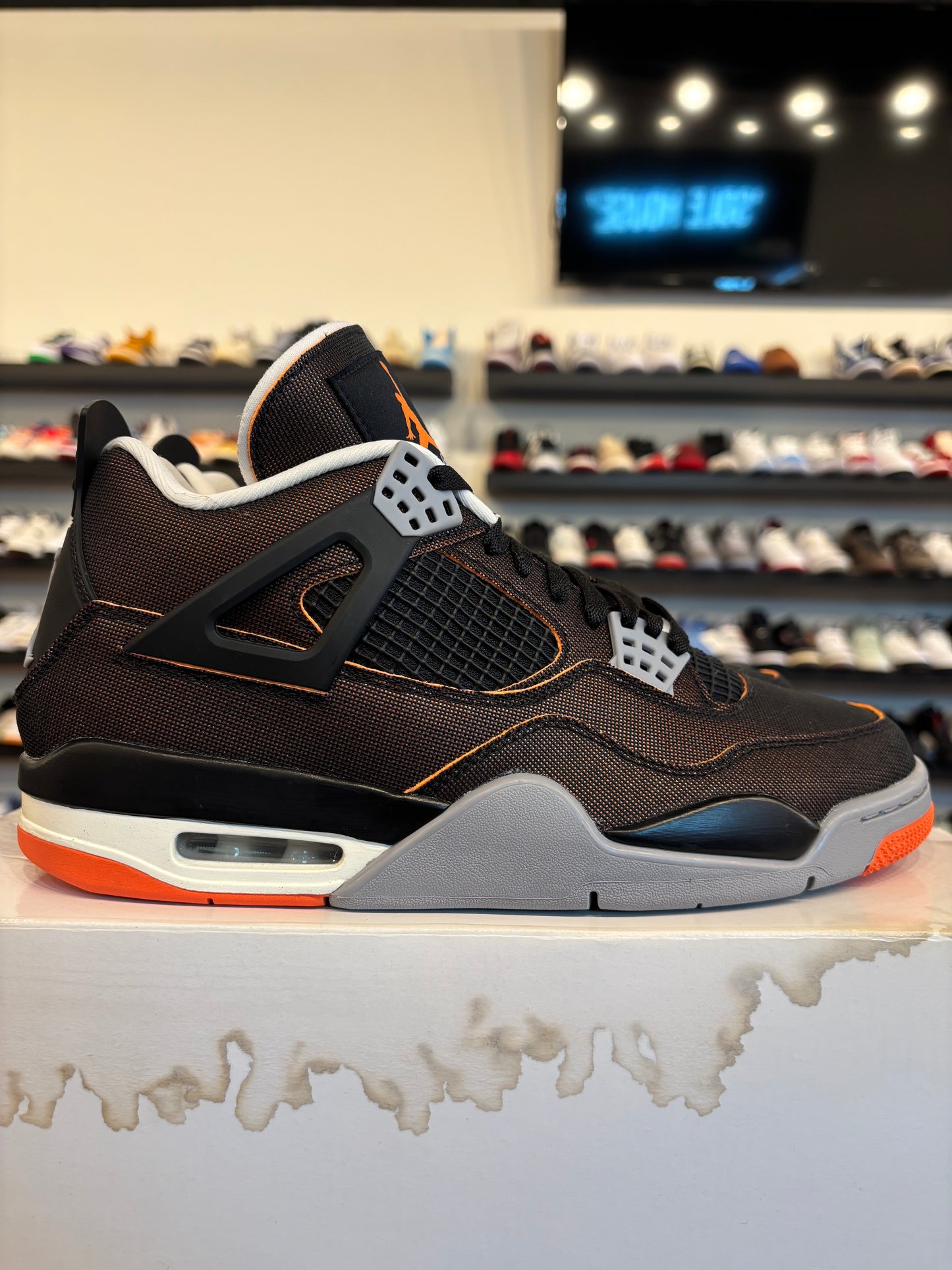 Jordan 4 Starfish Size 9 (10.5W) Brand New