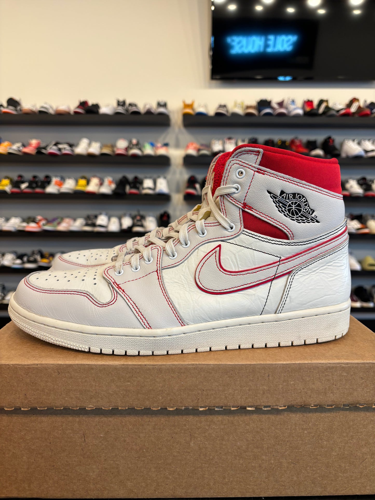Jordan 1 Phantom Red Size 13 Pre-Owned (No Box)
