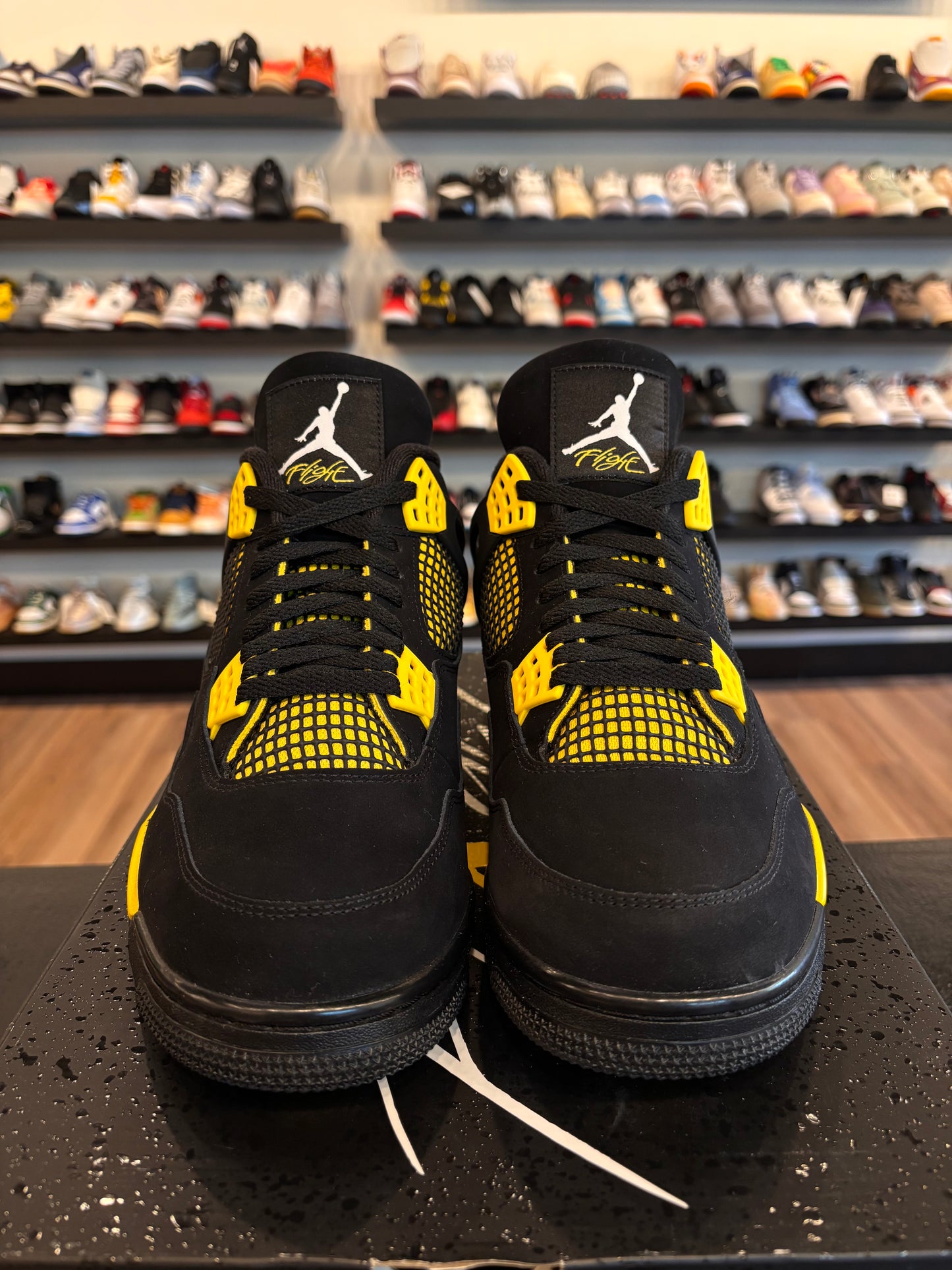 Jordan 4 Yellow Thunder Size 11.5 Pre-Owned