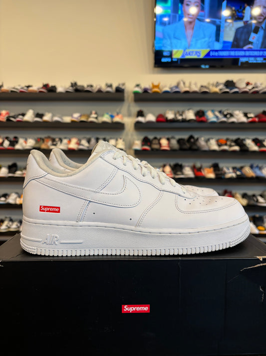 Nike Air Force 1 Low Supreme White Size 10.5 Pre-Owned