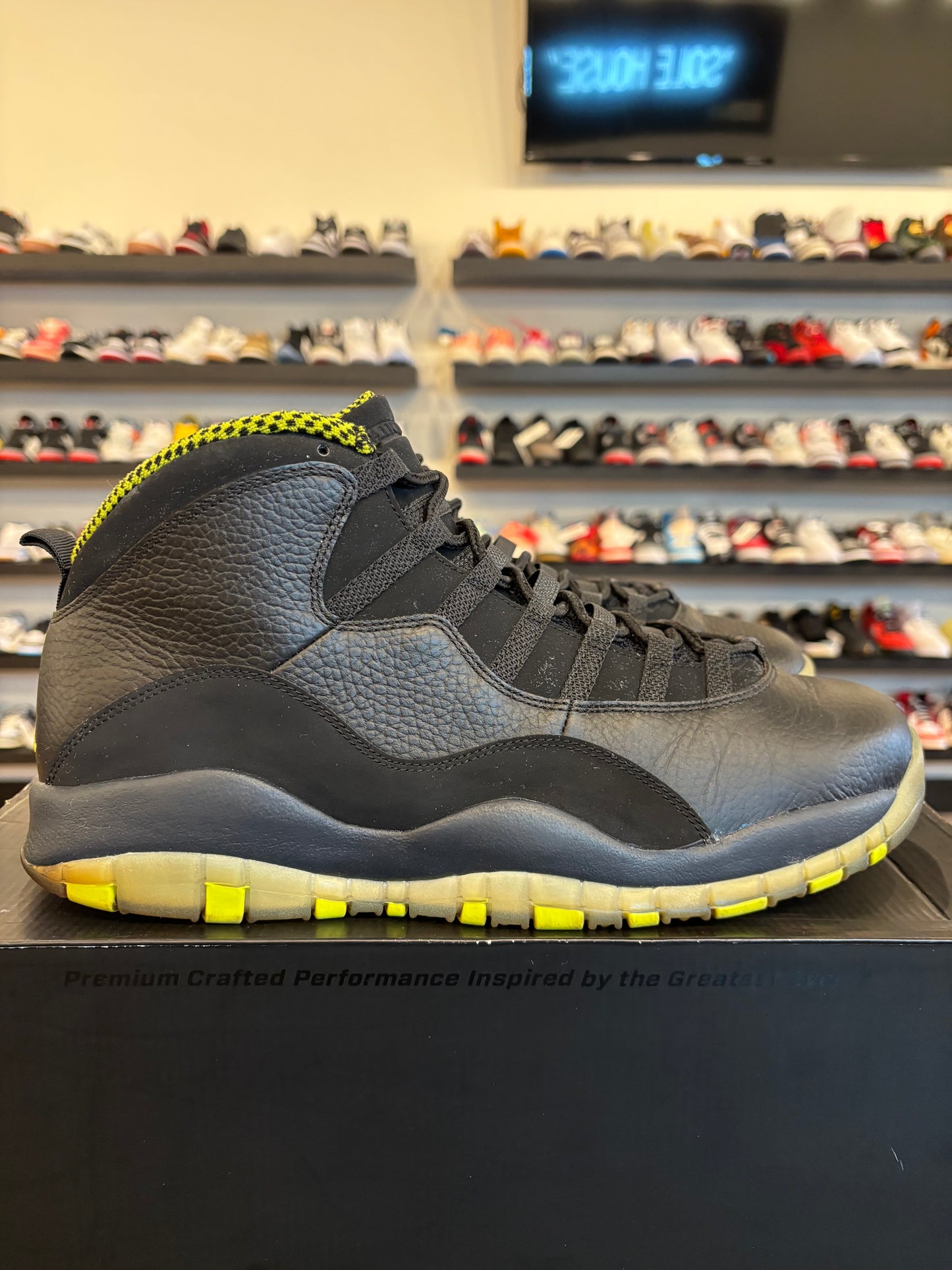 Jordan 10 Venom Size 13 Pre-Owned