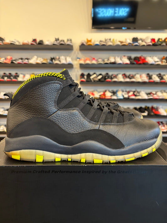 Jordan 10 Venom Size 13 Pre-Owned