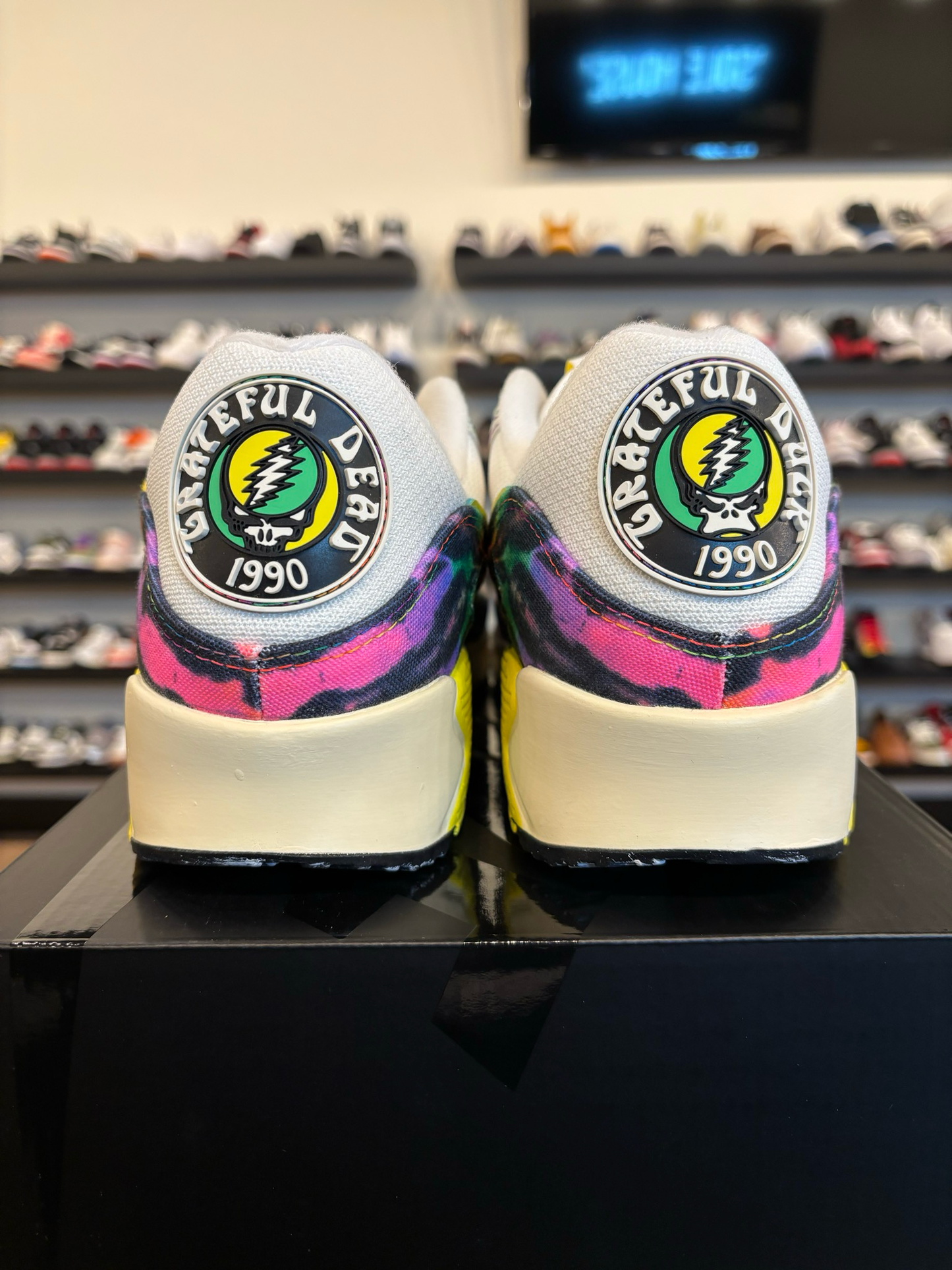 Nike Air Max 90 Grateful Dead Oregon Size 13 Brand New