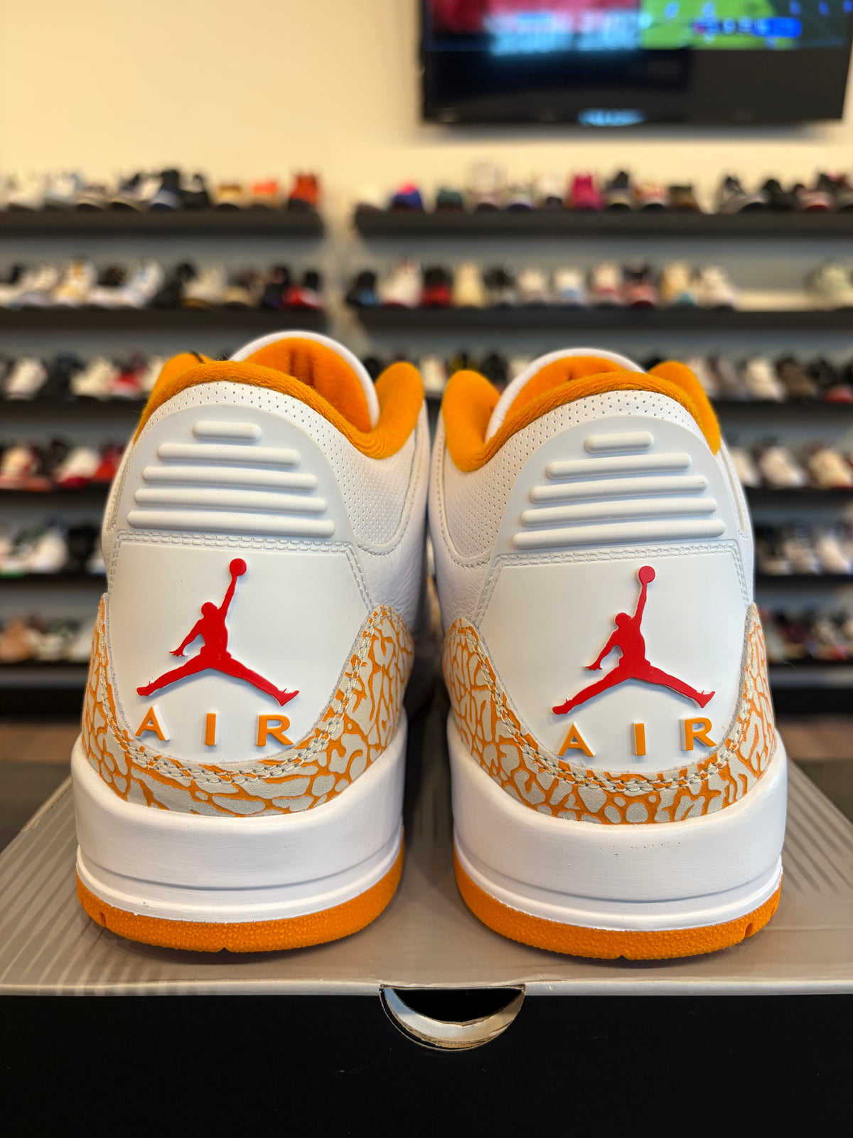 Jordan 3 Orange Citrus Size 10.5 (12W) Brand New