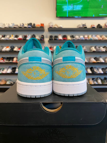 Jordan 1 Low New Emerald Size 7 Brand New