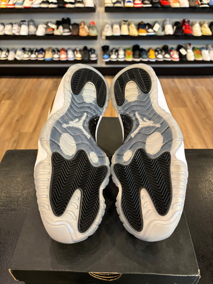 Jordan 11 Low Closing Ceremony Size 9.5 Pre-Owned