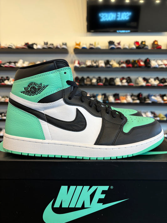 Jordan 1 Green Glow Size 13 Pre-Owned