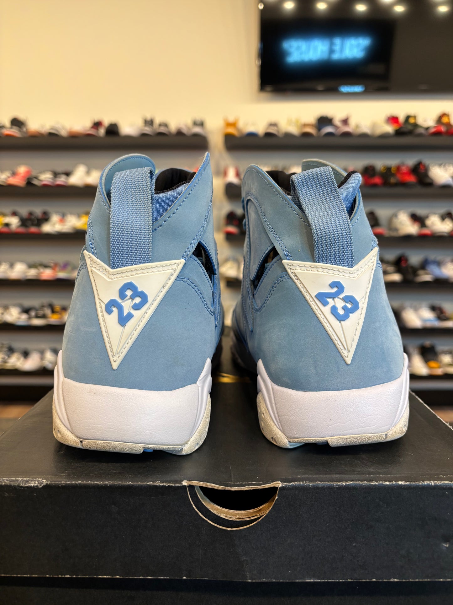 Jordan 7 Pantone Size 10.5 Pre-Owned