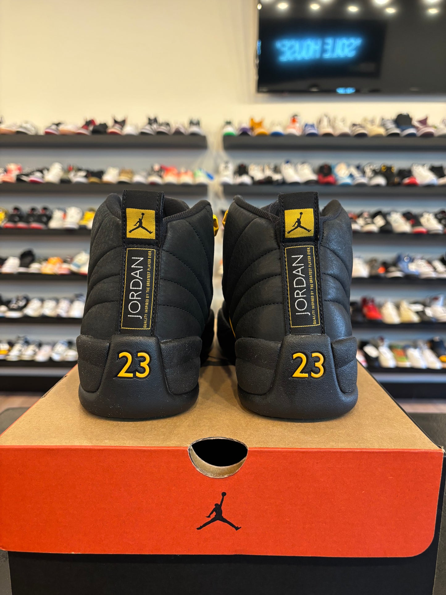 Jordan 12 Black Taxi Size 9 Pre-Owned
