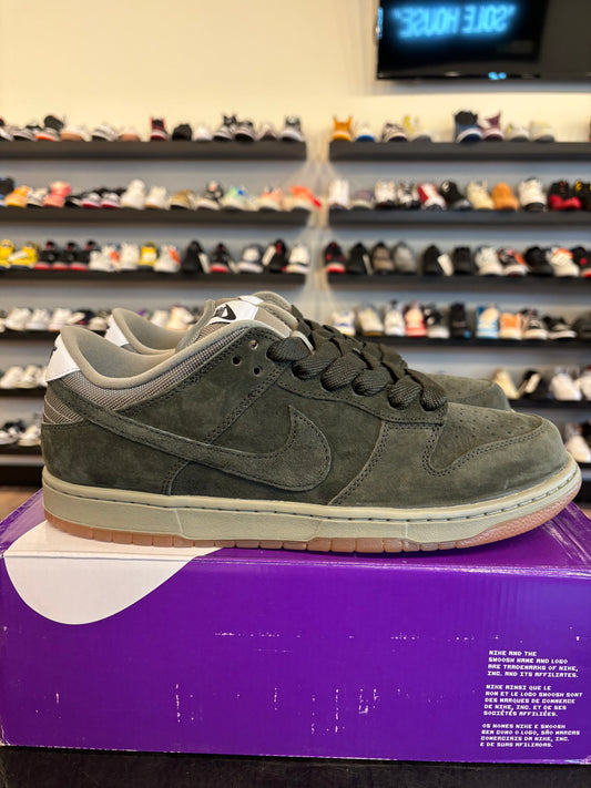 Nike SB Dunk Low Sequoia Size 11.5 Brand New