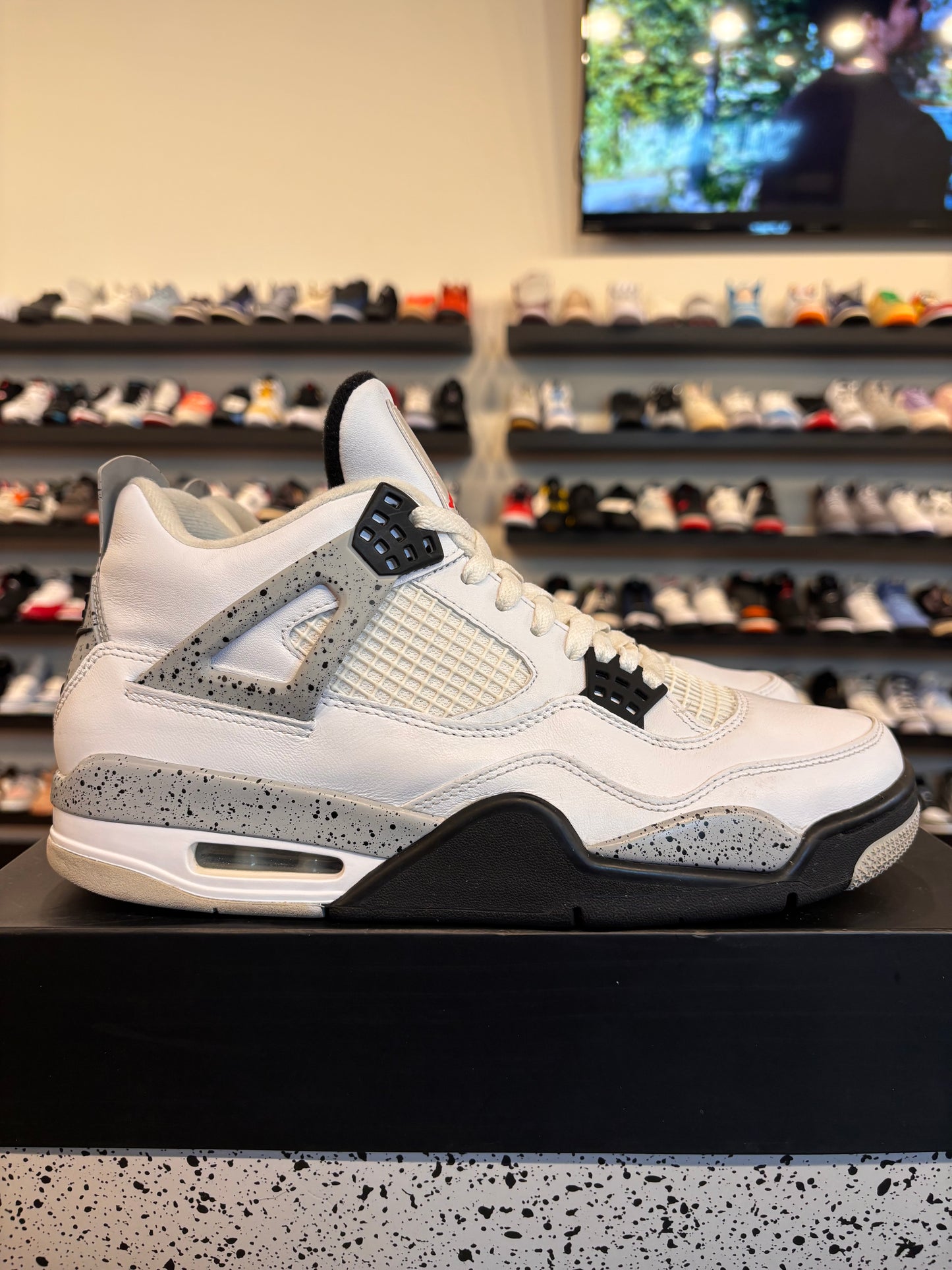 Jordan 4 White Cement 2016 Size 9.5 Pre-Owned