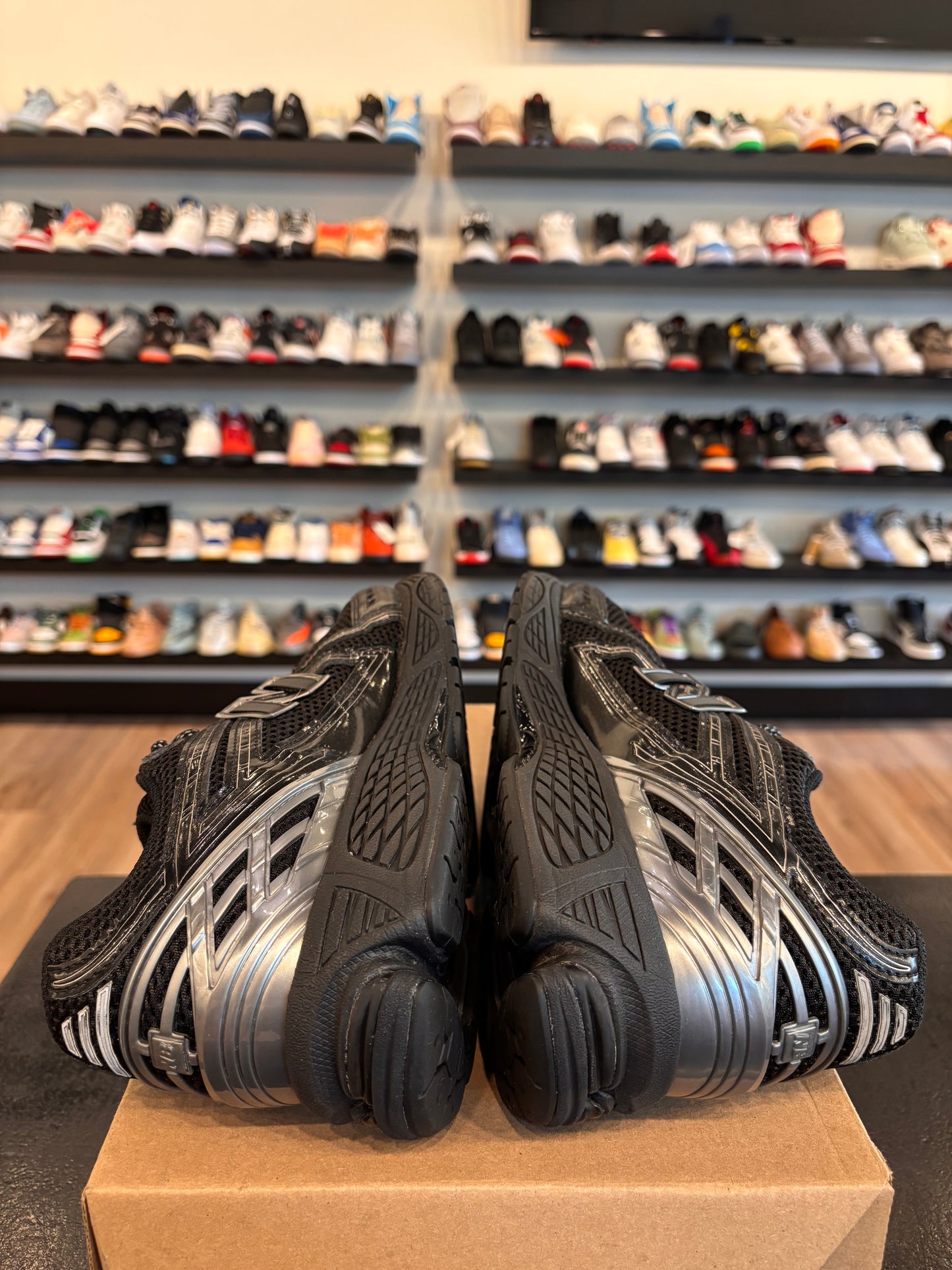 New Balance 1906R Triple Black Size 11 Pre-Owned (No Box)