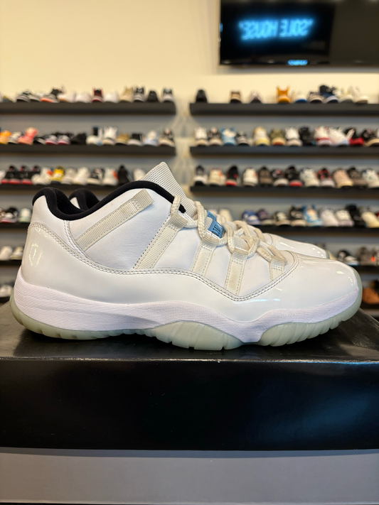Jordan 11 Low Legend Blue Size 9 Pre-Owned