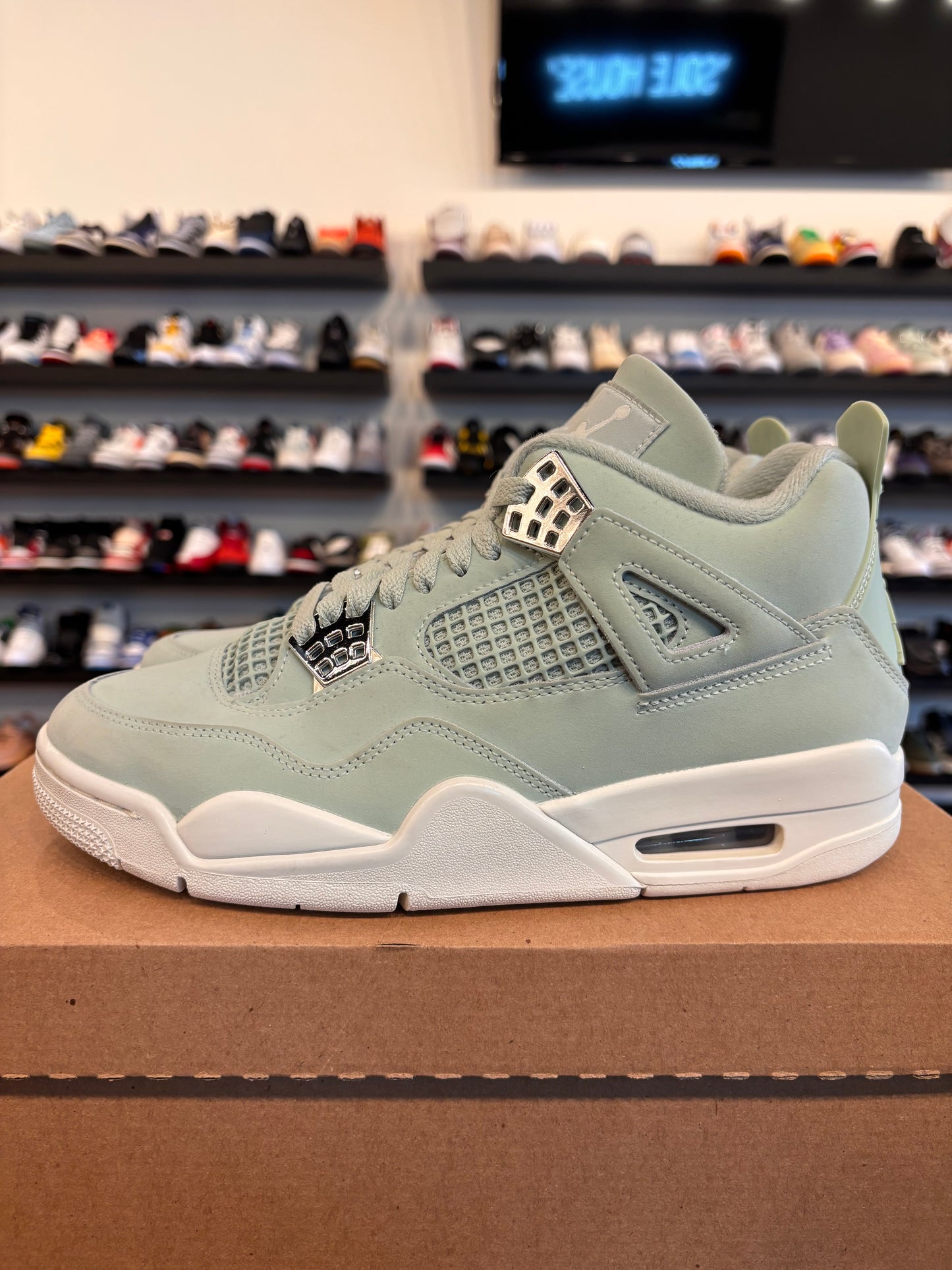 Jordan 4 Seafoam Size 7.5 (9W) Pre-Owned (No Box)