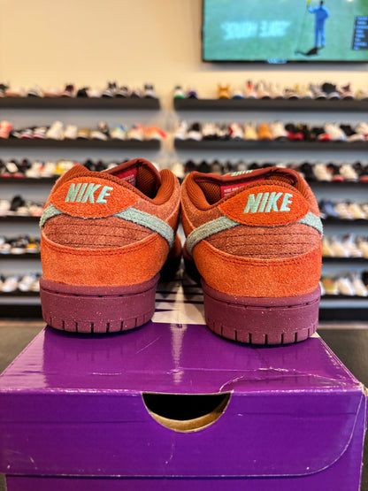 Nike SB Dunk Low Mystic Red Rosewood Size 7 (8.5W) Pre-Owned