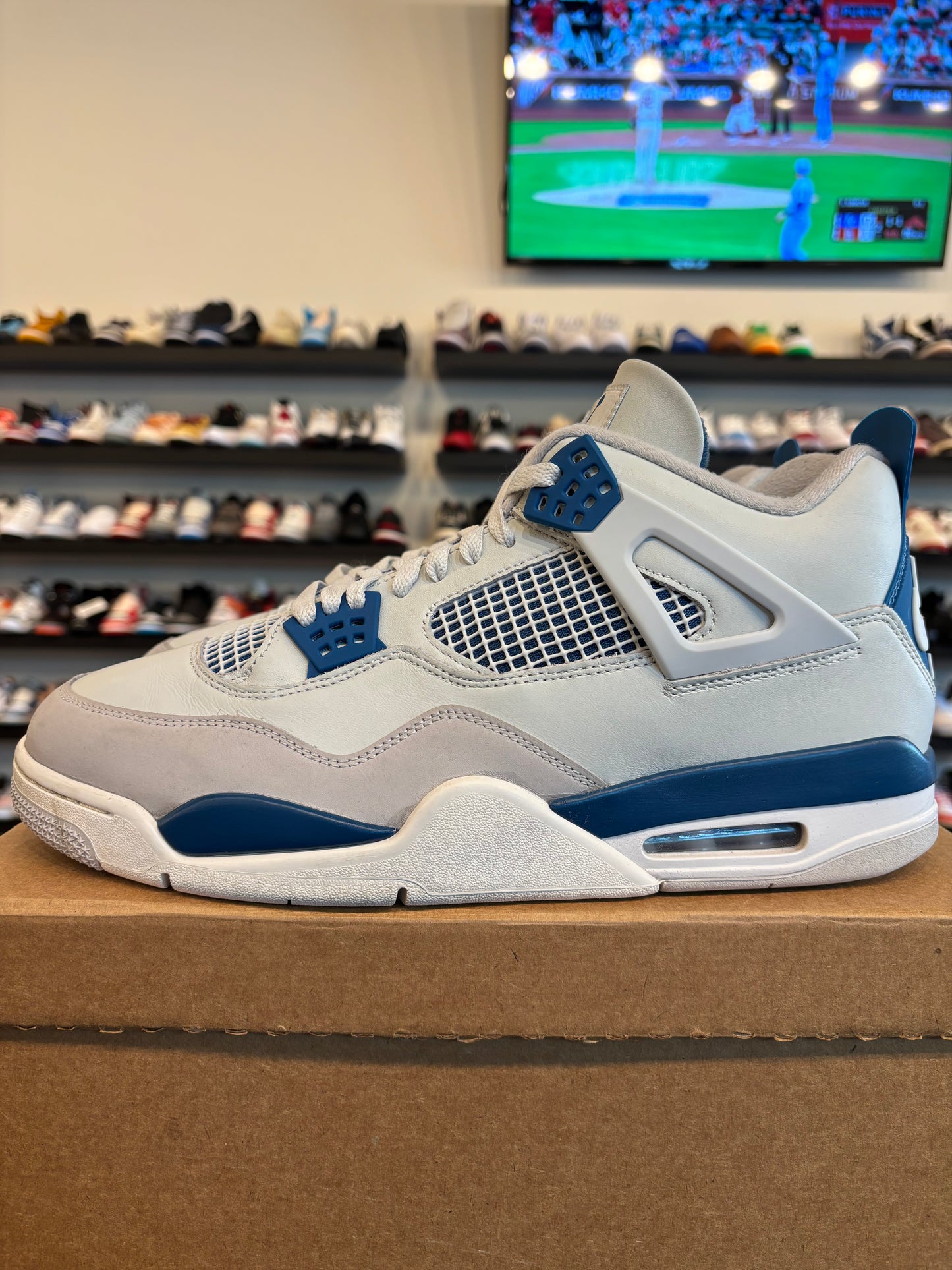 Jordan 4 Military Blue Size 13 Pre-Owned (No Box)