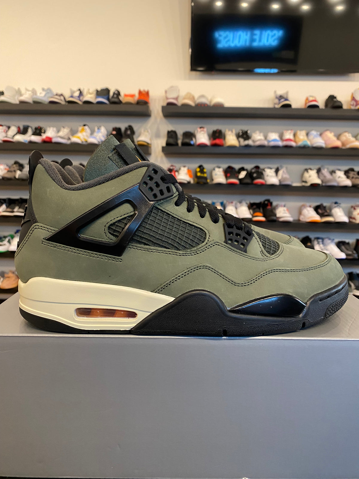 Jordan 4 Undefeated 2025 Size 10.5 Brand New