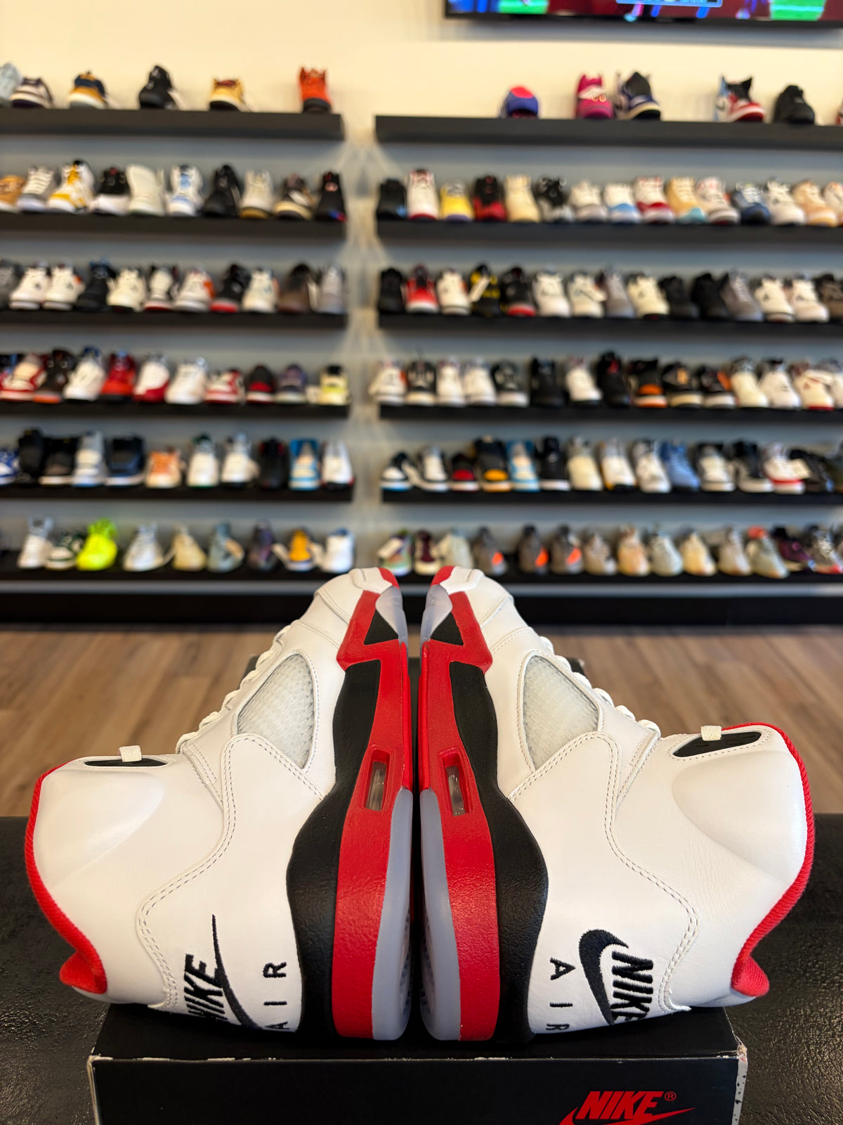 Jordan 5 Fire Red 2025 Size 8 Pre-Owned