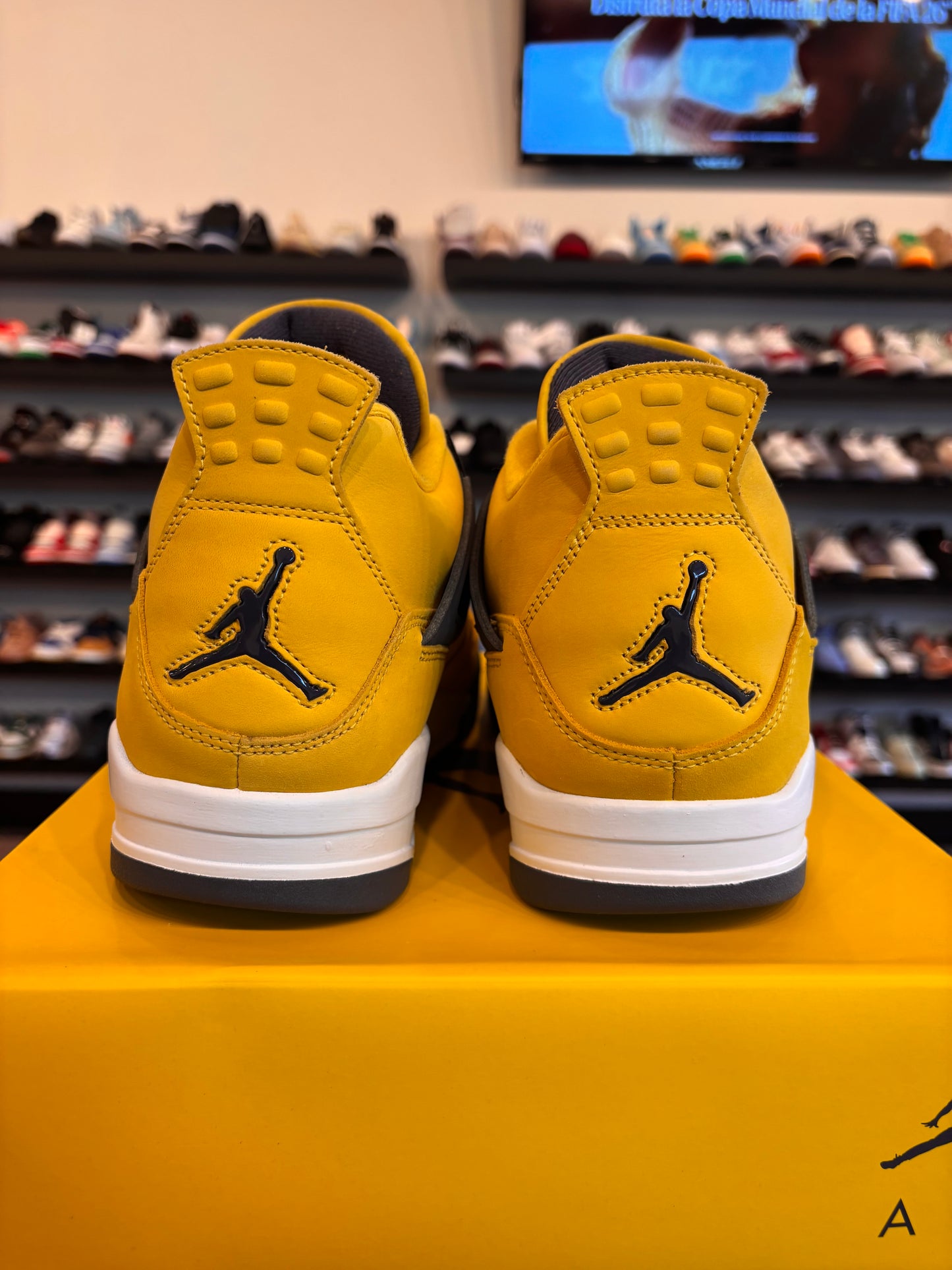 Jordan 4 Lightning Size 12 Pre-Owned