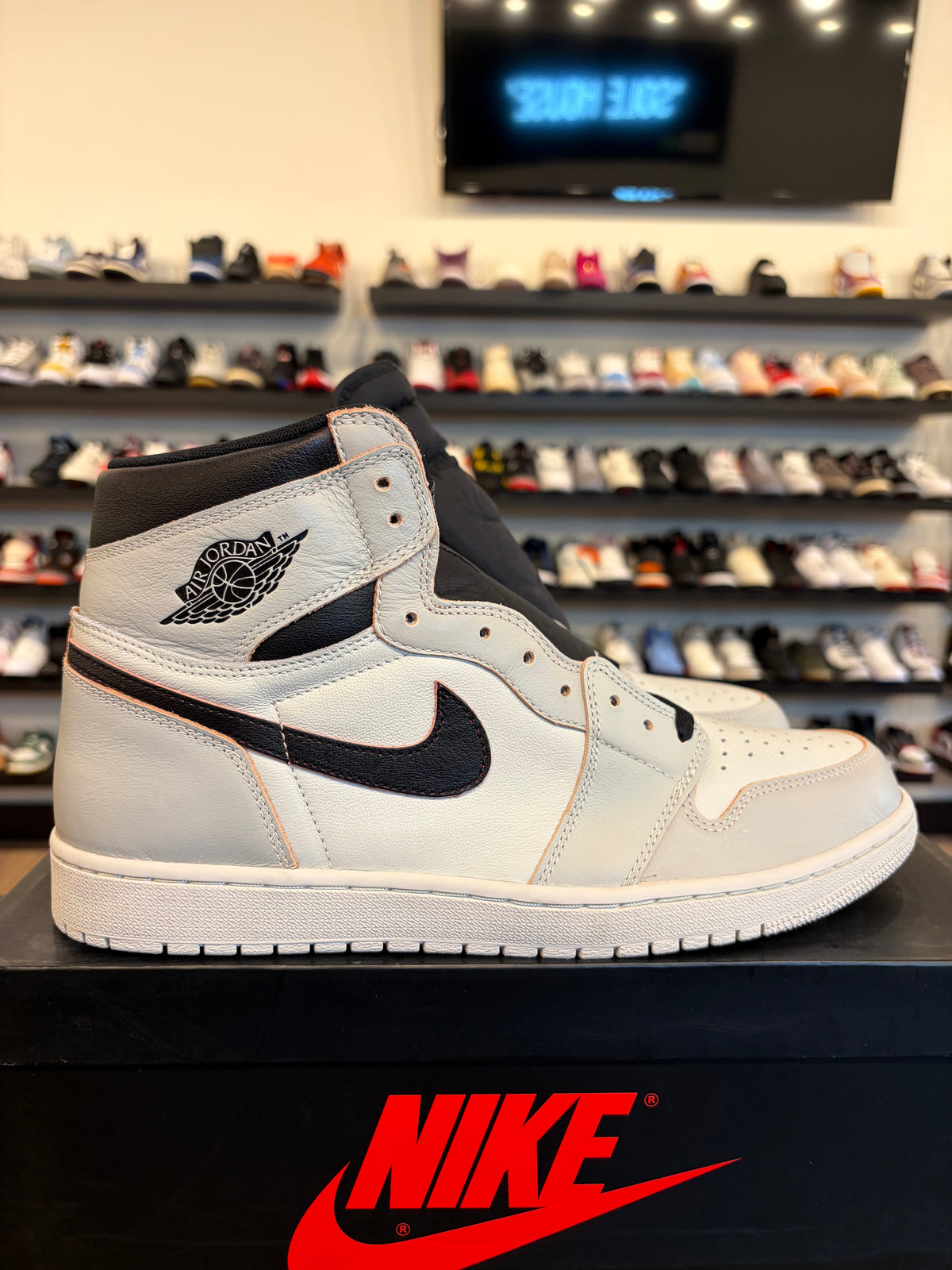 Jordan 1 SB NYC To Paris Size 13 Brand New