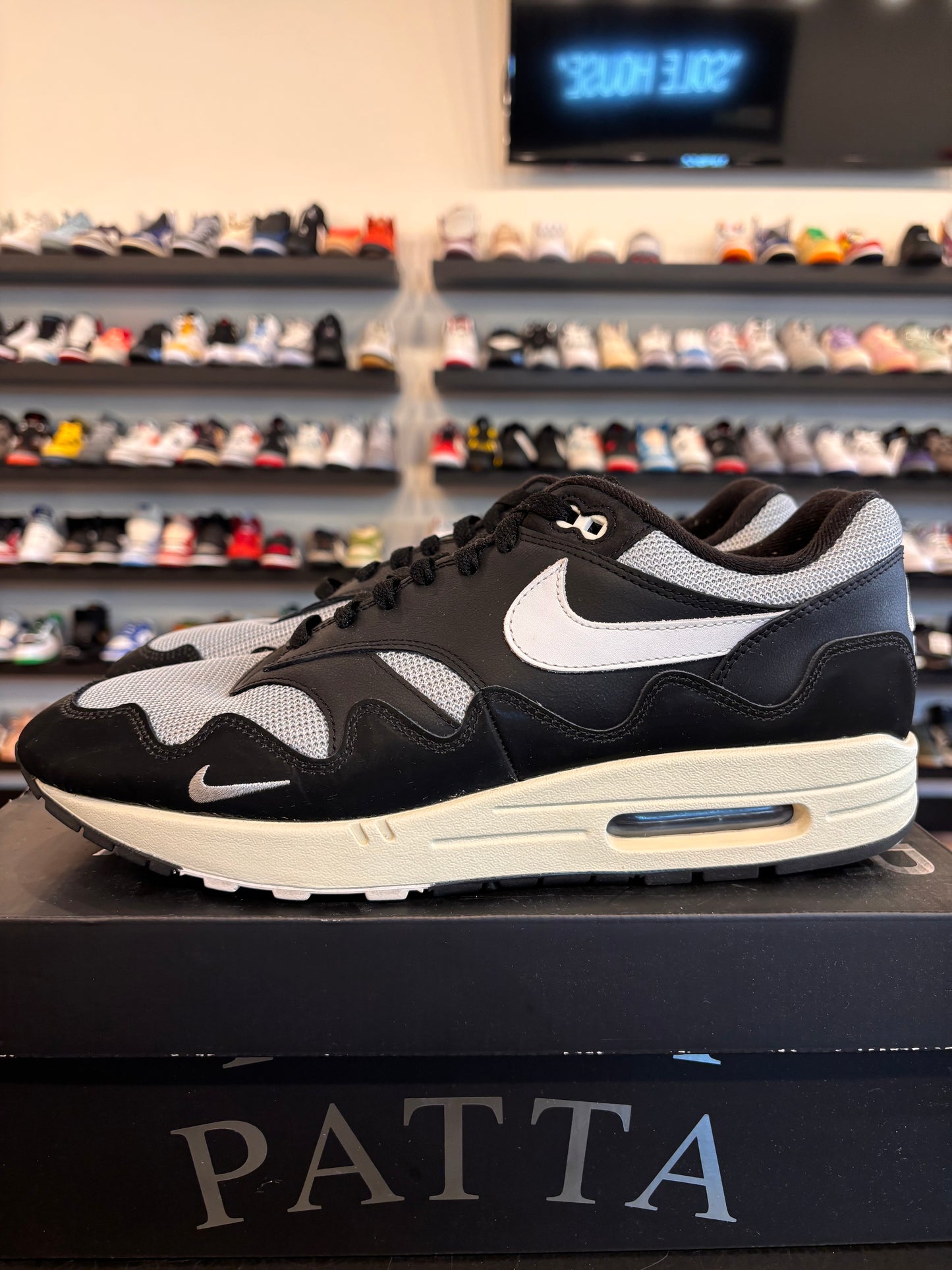 Nike Air Max 1 Patta Black Size 12 Pre-Owned