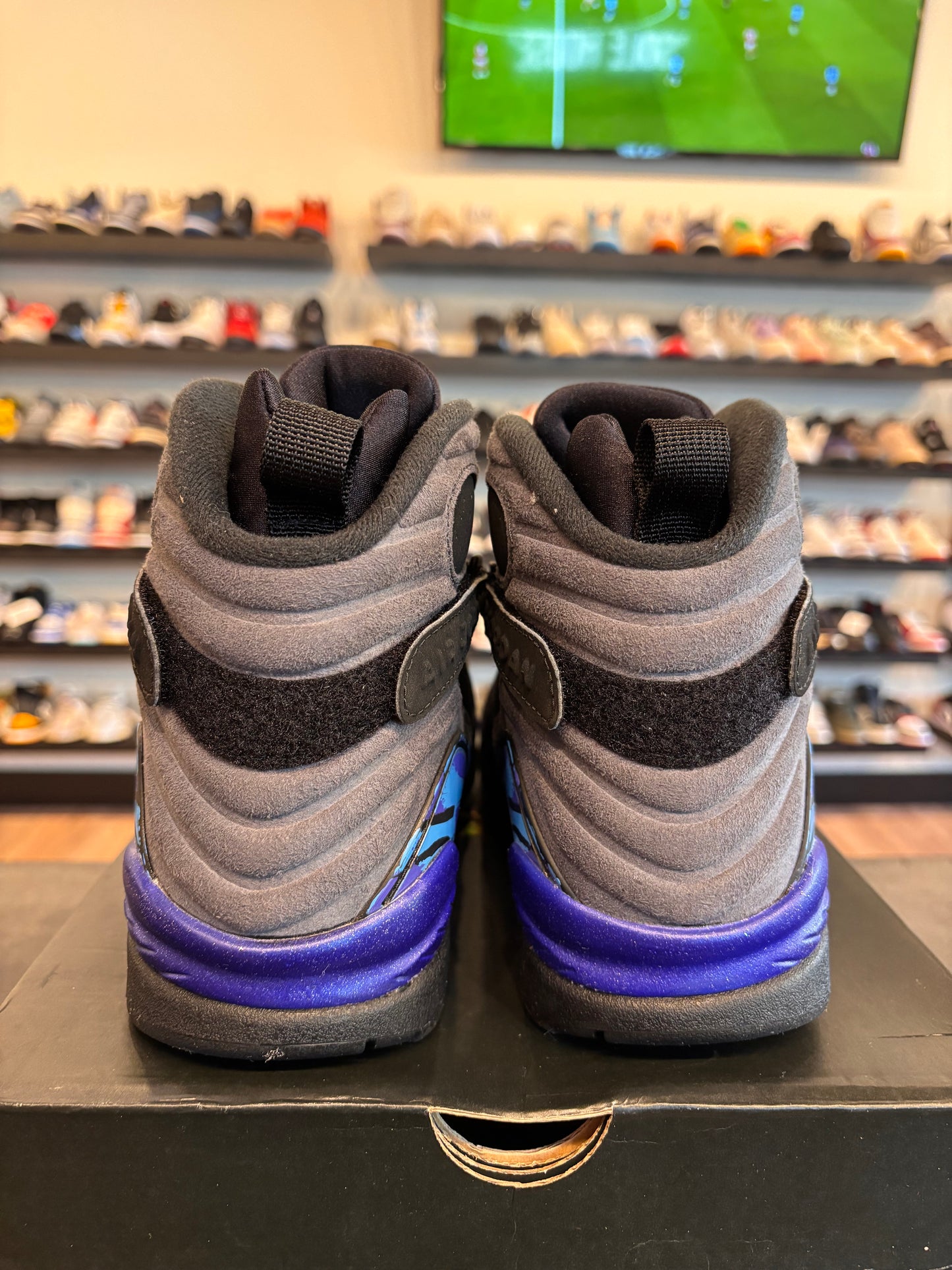 Jordan 8 Aqua 2015 Size 9 Pre-Owned