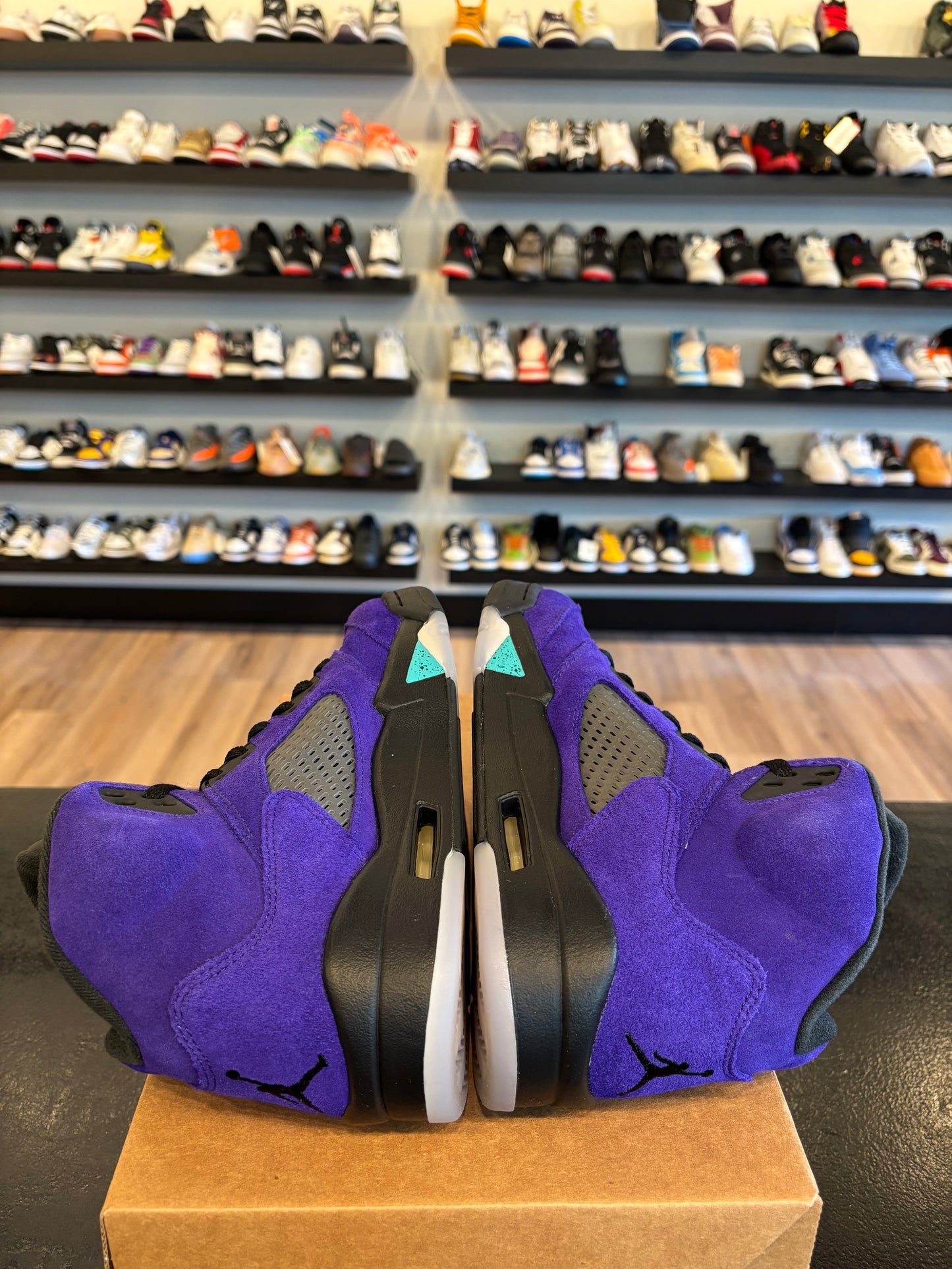 Jordan 5 Alternate Grape Size 7.5 Pre-Owned (No Box)