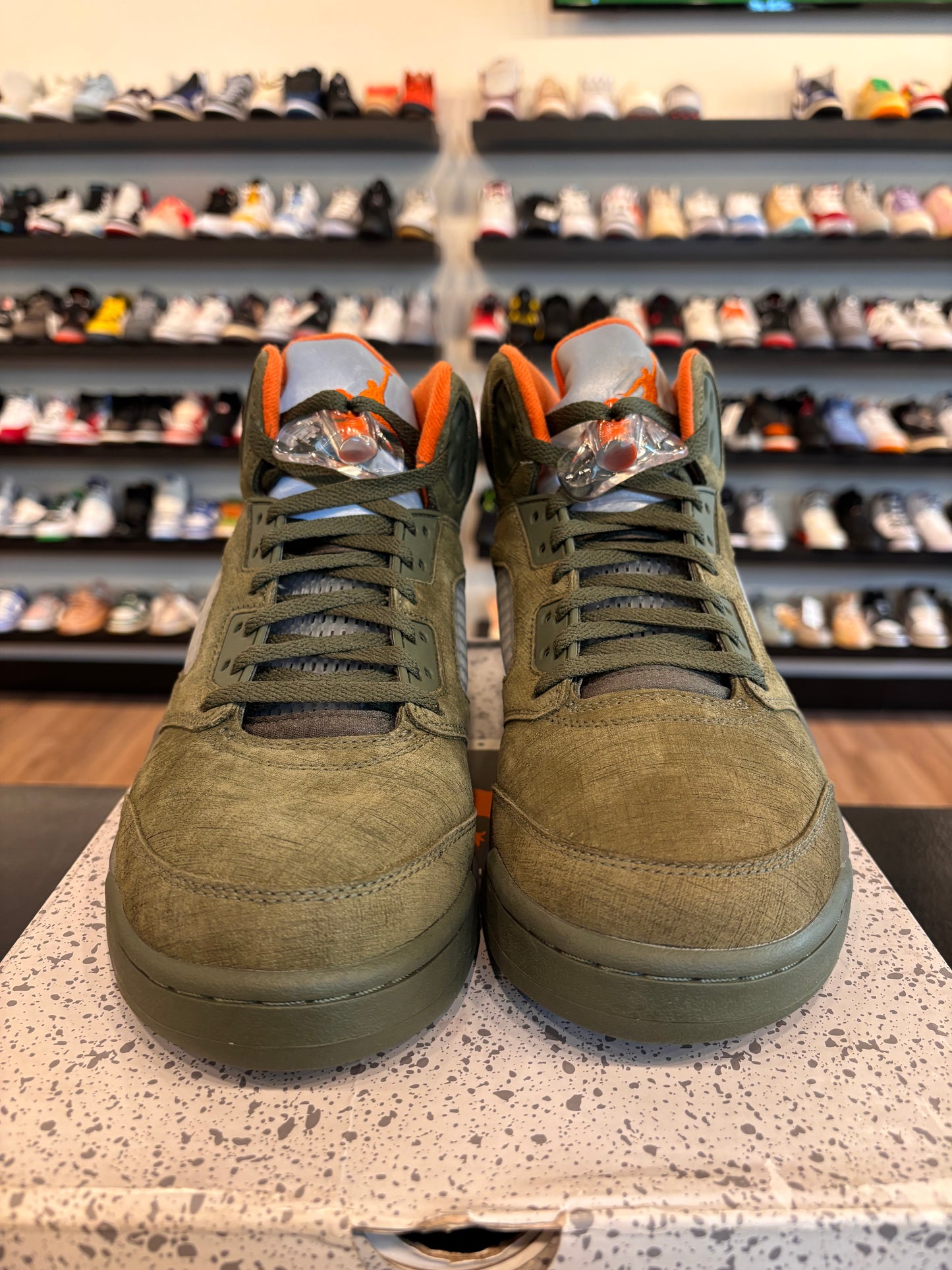 Jordan 5 Olive Size 9.5 Pre-Owned