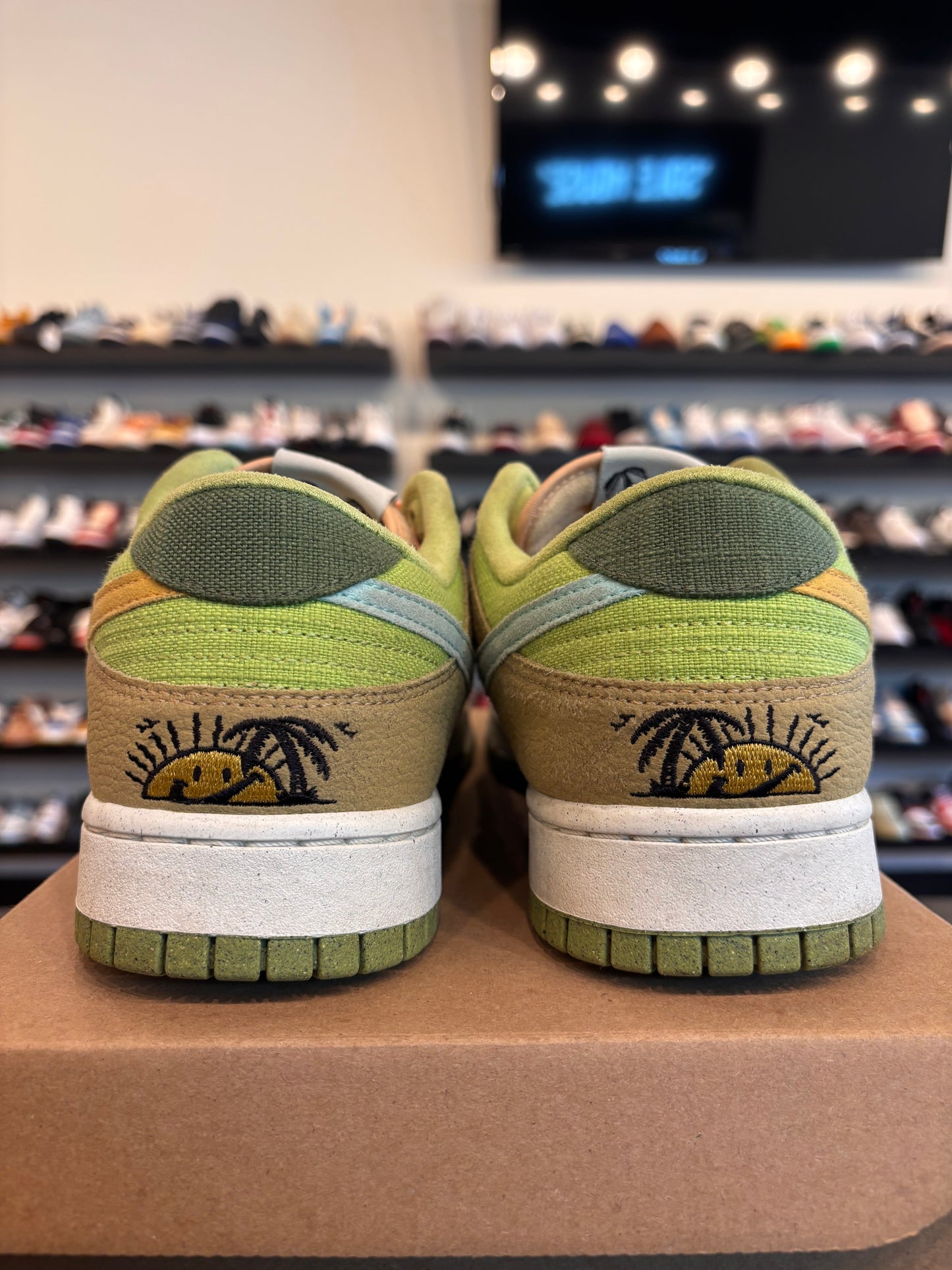Nike Dunk Low Sun Club Size 12 Pre-Owned (No Box)