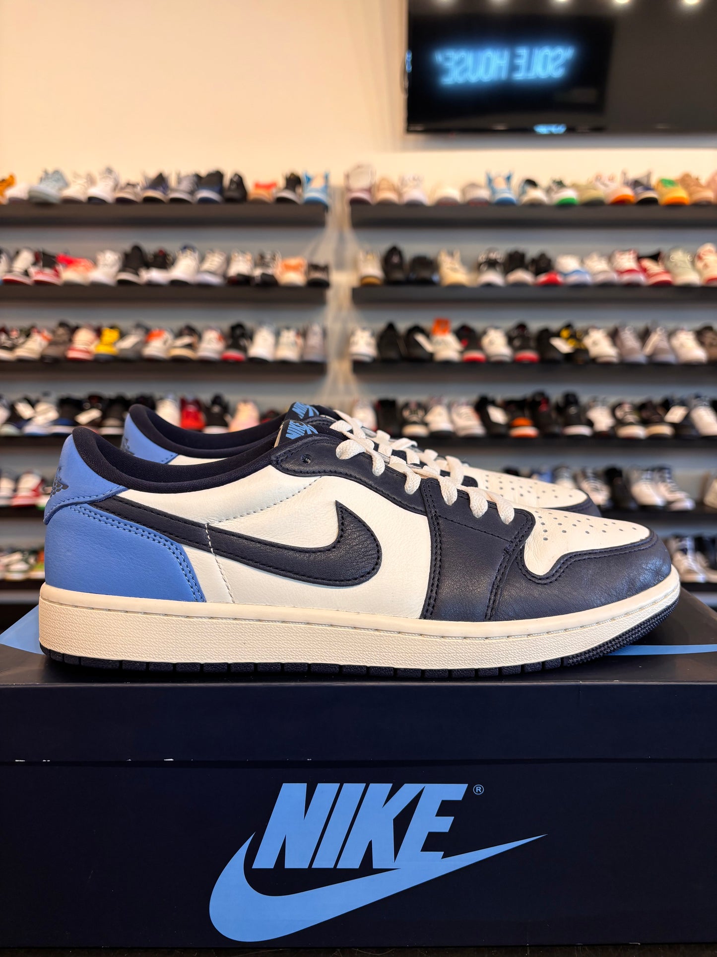 Jordan 1 Low Obsidian Size 10.5 Pre-Owned