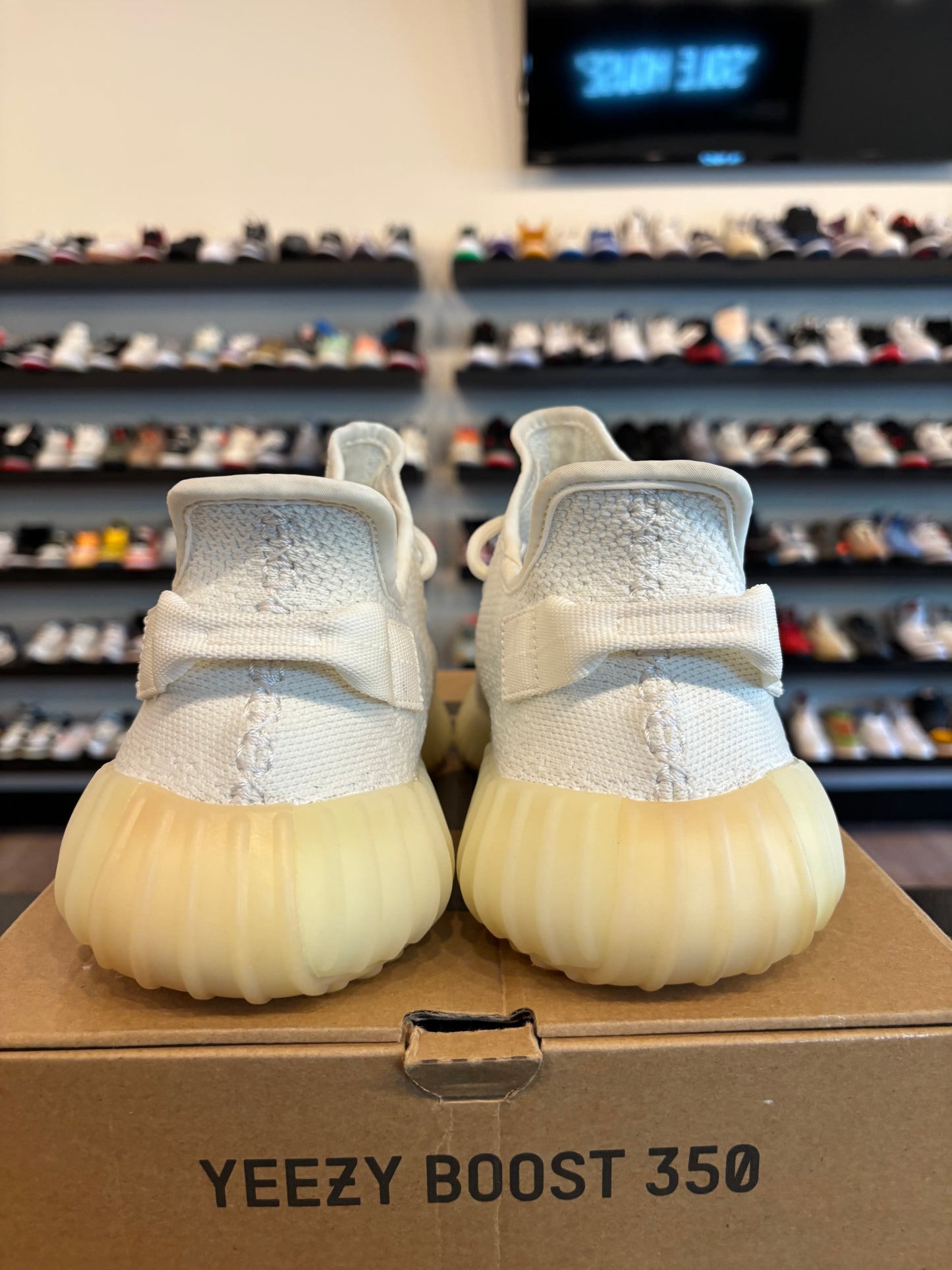 Yeezy 350 V2 Cream Size 9.5 Pre-Owned