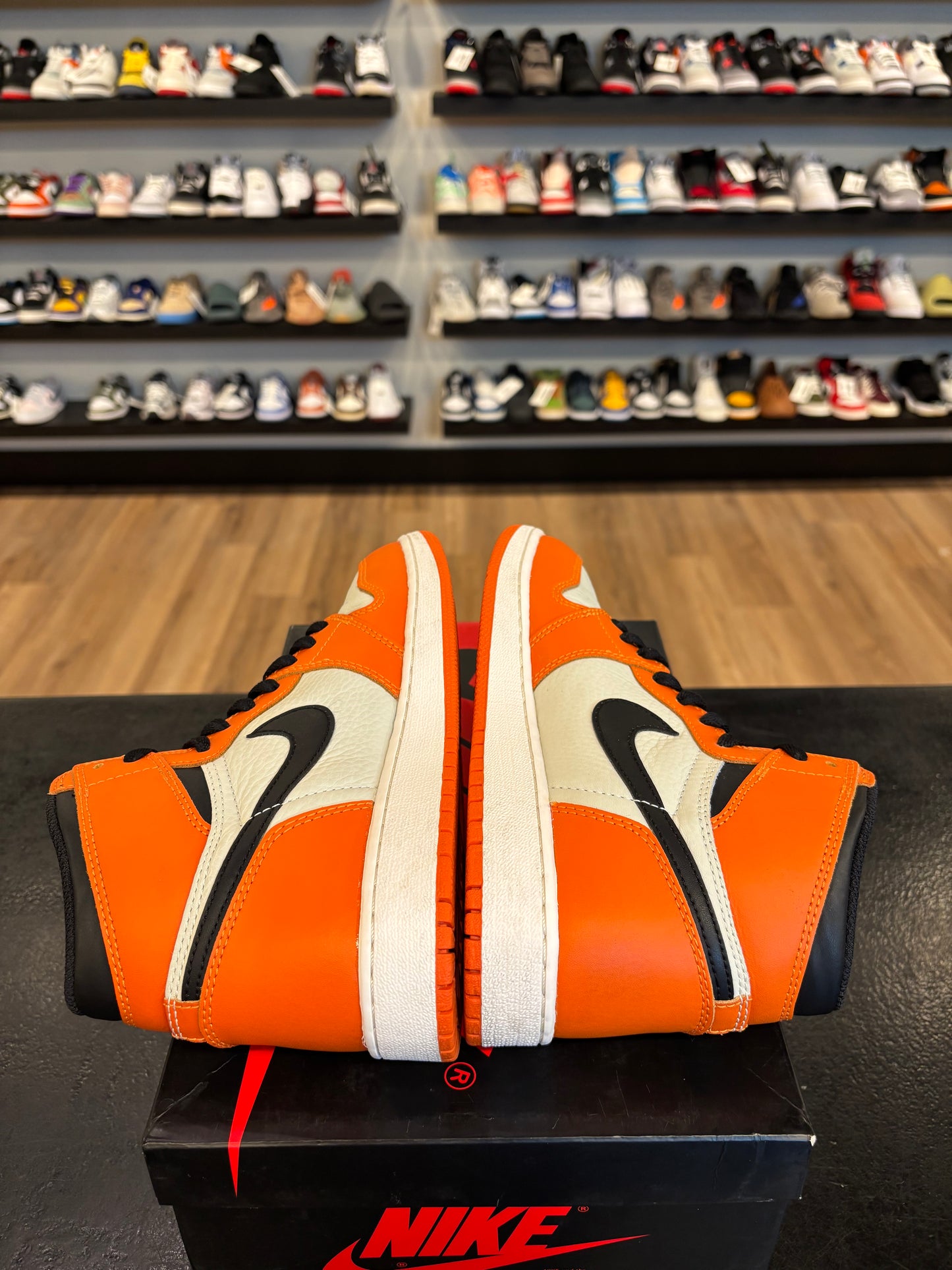 Jordan 1 Shattered Backboard 2.0 Size 6Y (7.5W) Pre-Owned